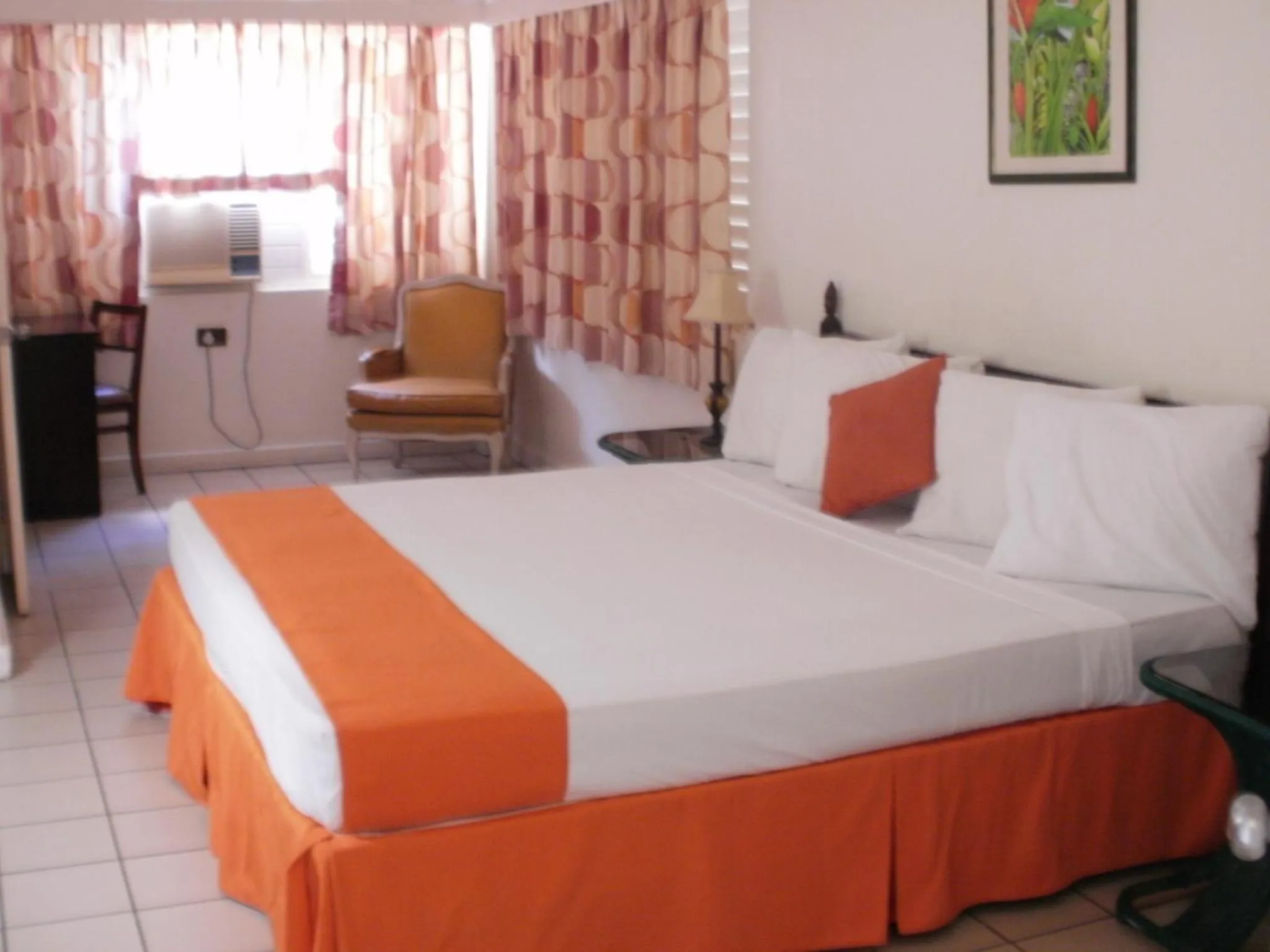 Photo of the whole room, Bed in Pineapple Court Hotel