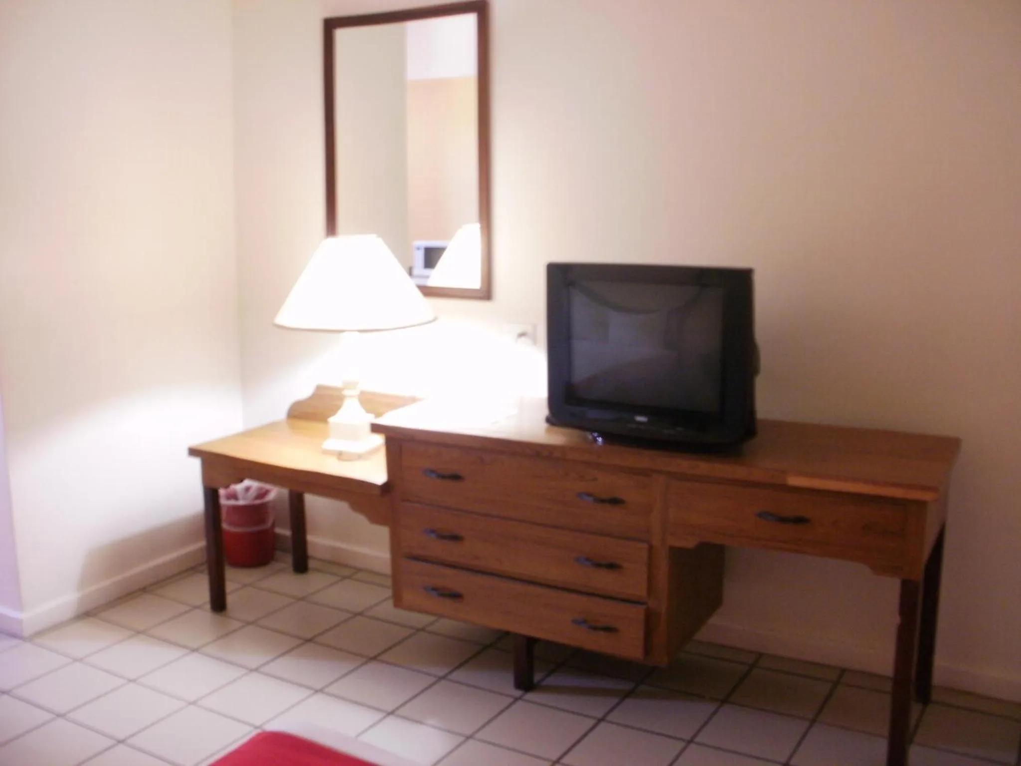 Decorative detail in Pineapple Court Hotel