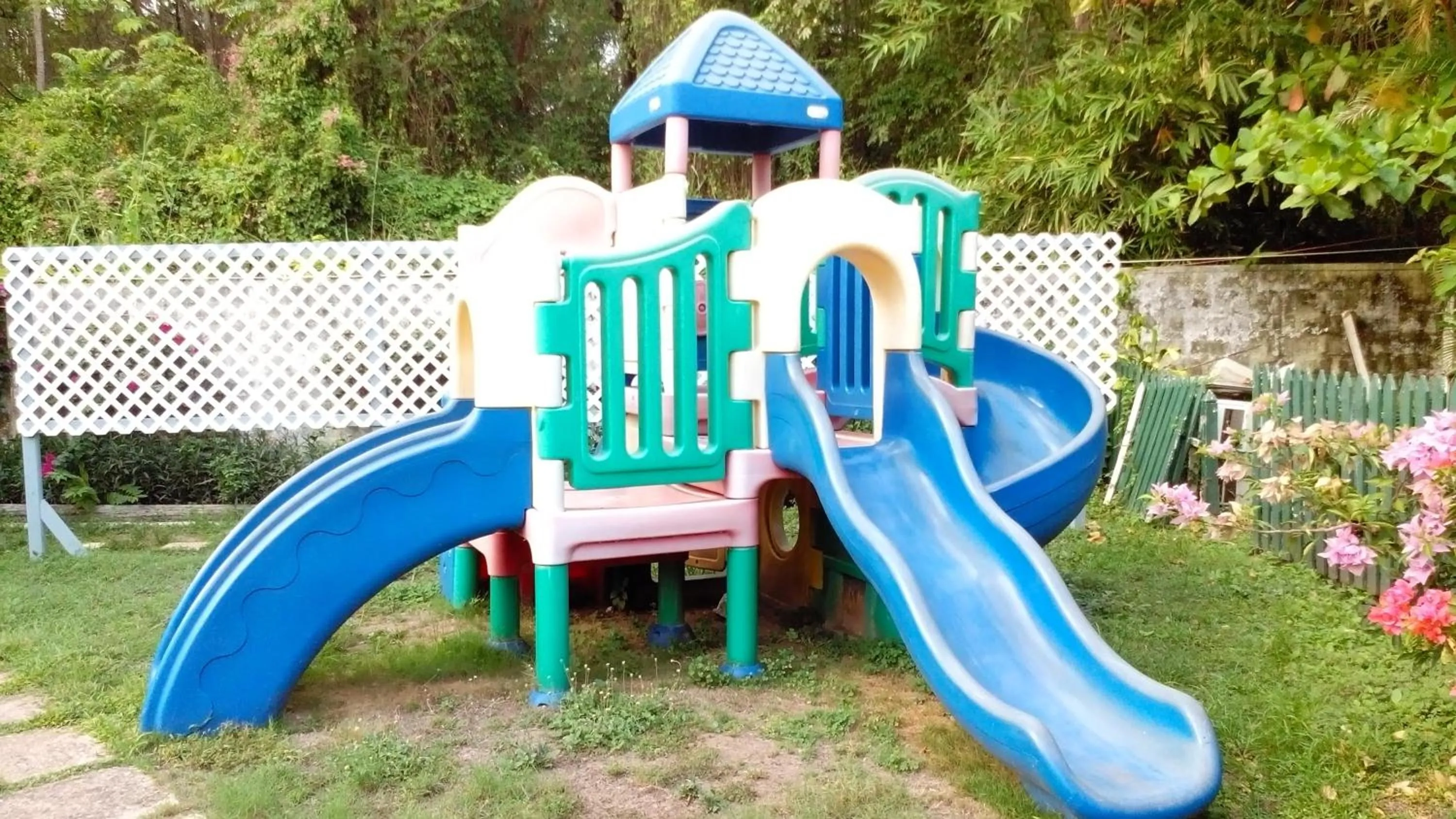 Day in Pineapple Court Hotel