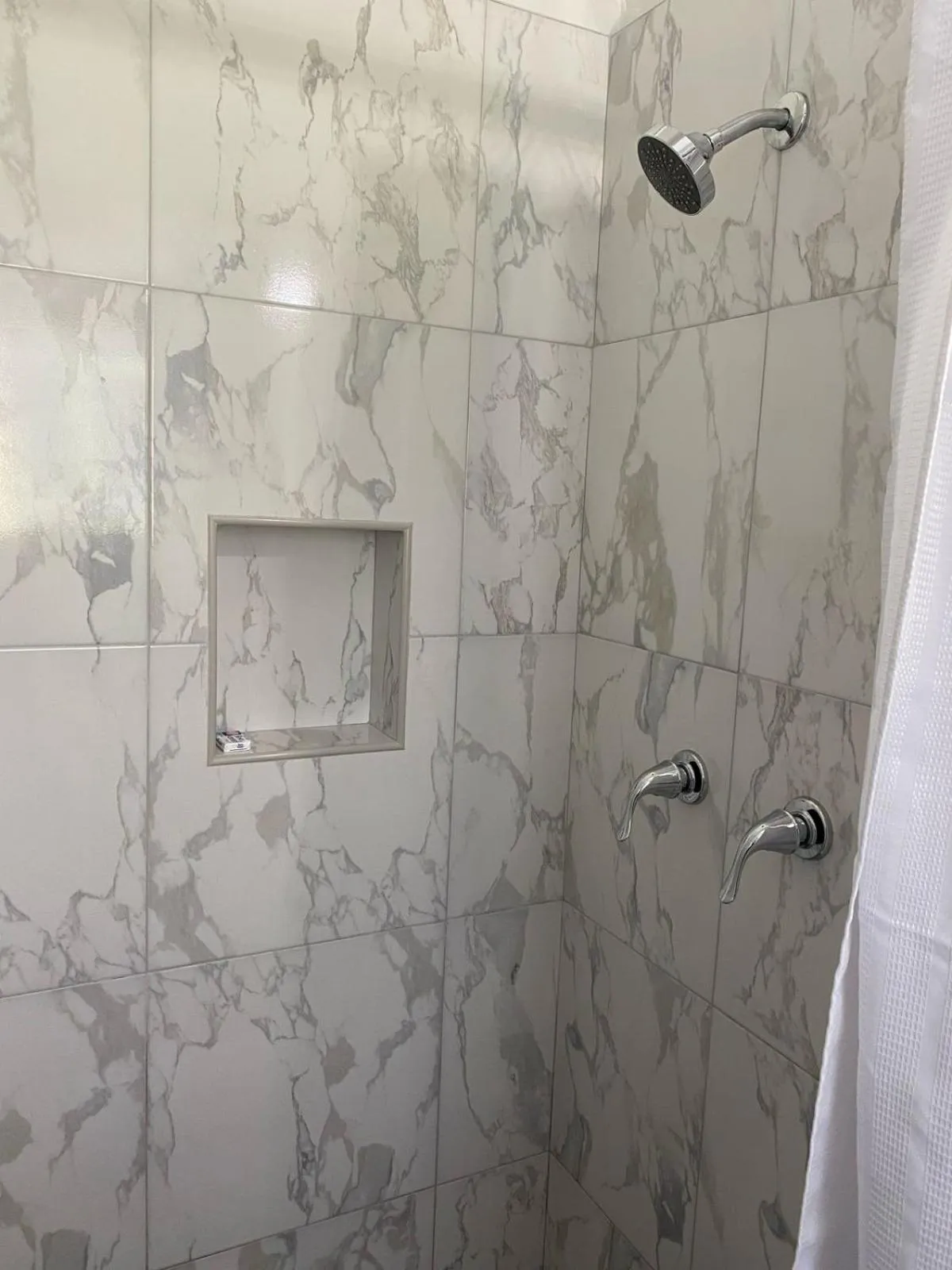 Pineapple Court Hotel