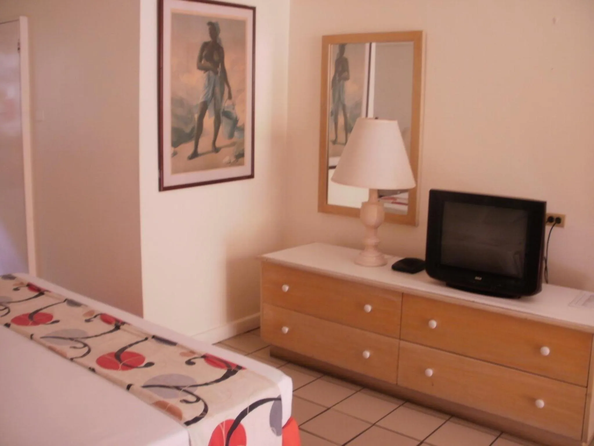 Photo of the whole room, Bed in Pineapple Court Hotel