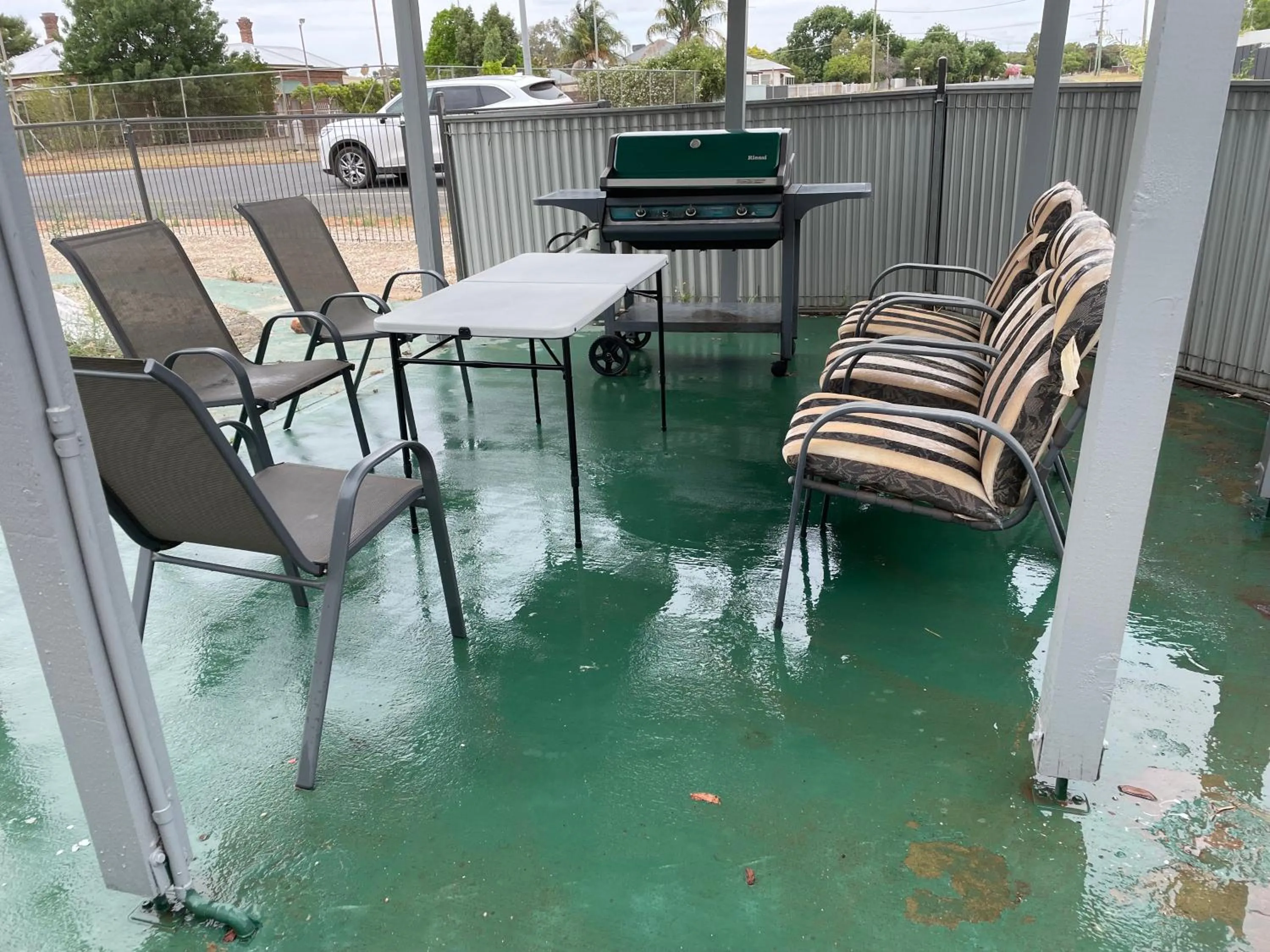 County Lodge Motor Inn