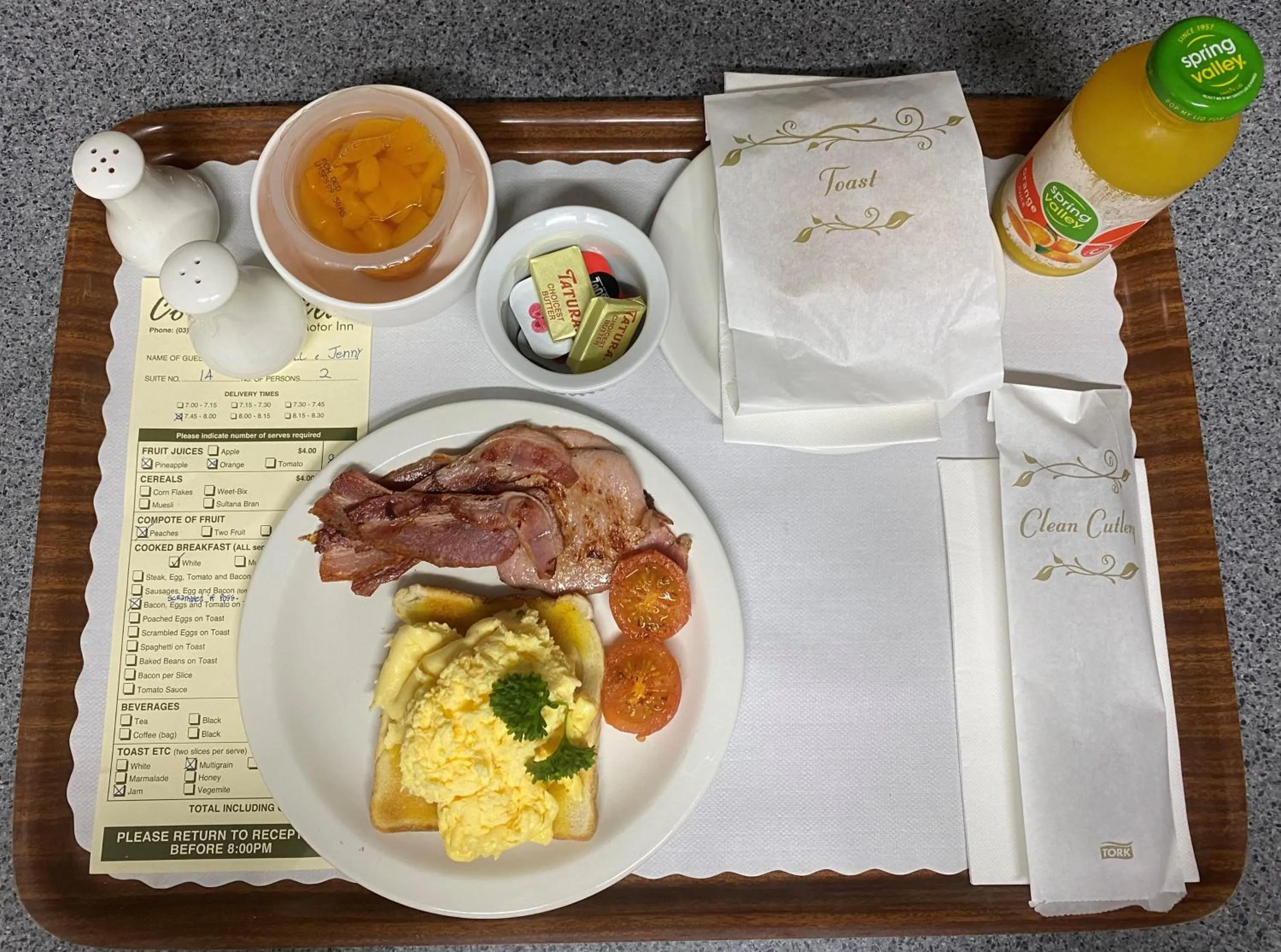 Breakfast in Deniliquin Country Club Motor Inn