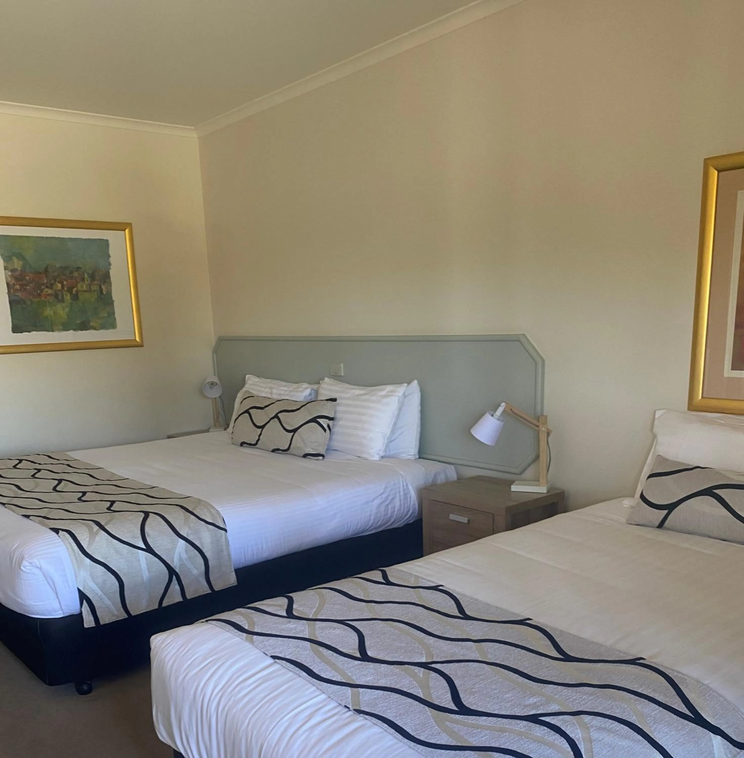 Bedroom, Bed in Deniliquin Country Club Motor Inn