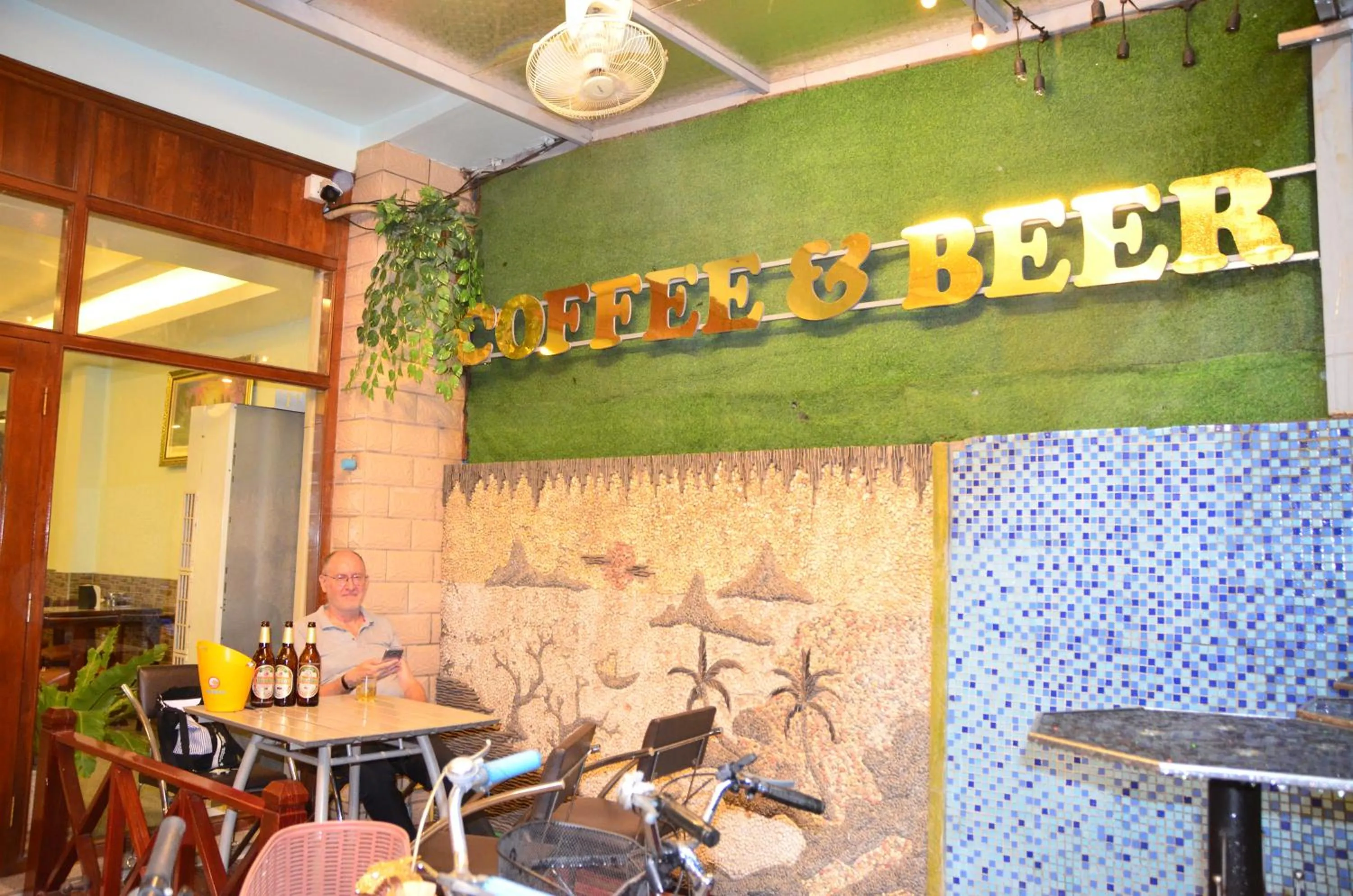 Lounge or bar in Hoang Kim Hotel