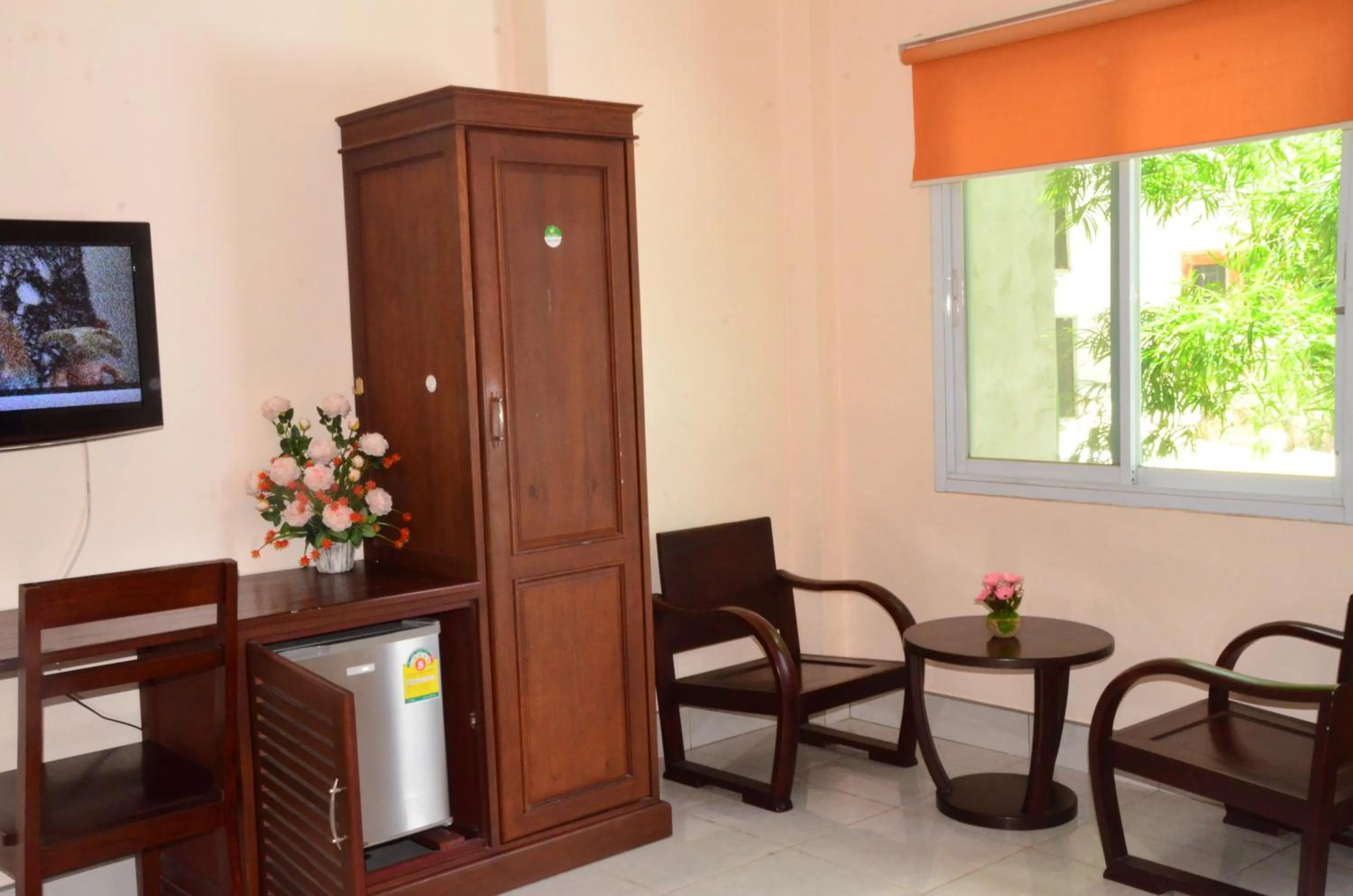 wardrobe in Hoang Kim Hotel