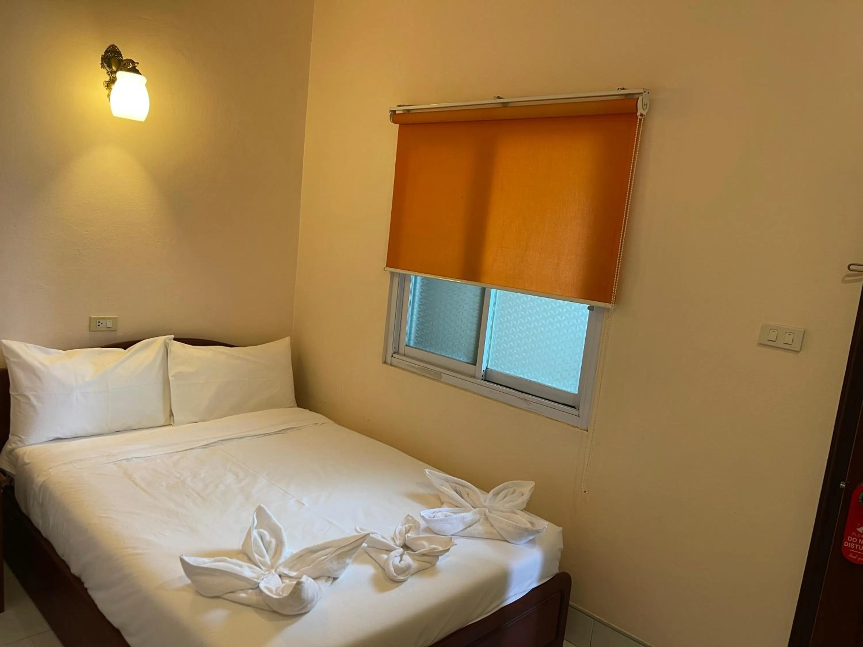 Bedroom, Bed in Hoang Kim Hotel