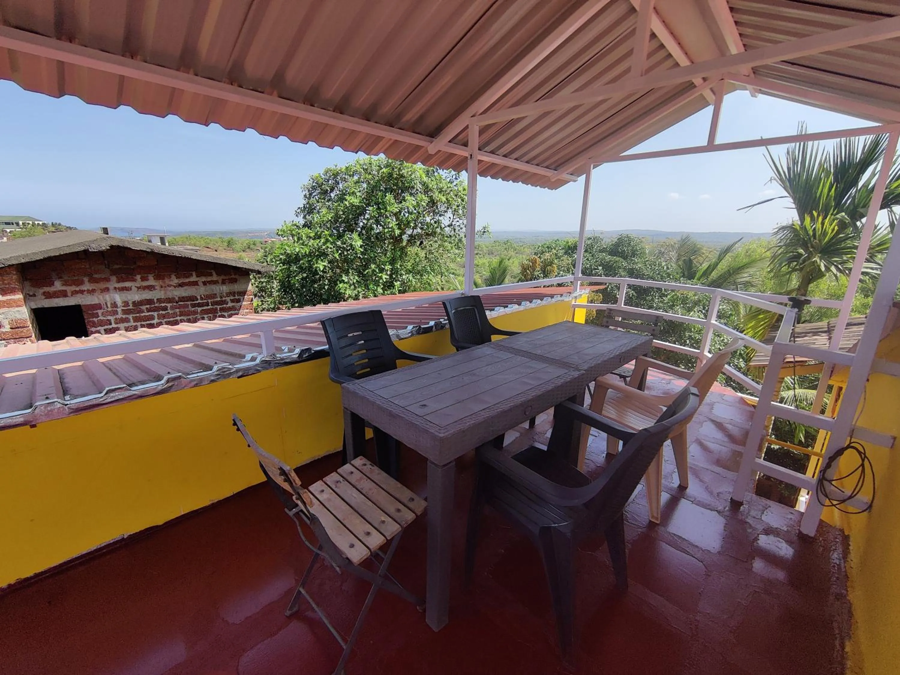Balcony/Terrace in Redstone House by Oxystays Hospitality