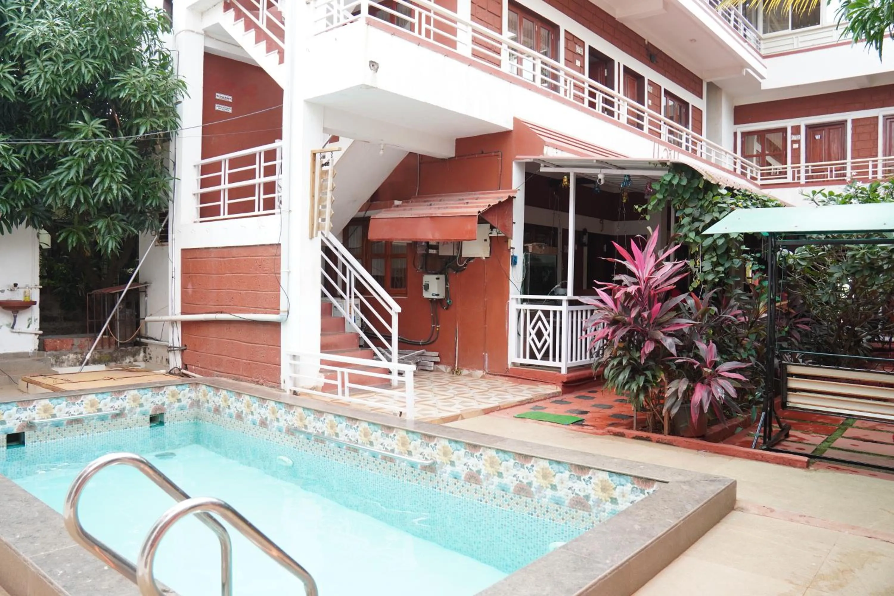 Redstone House by Oxystays Hospitality