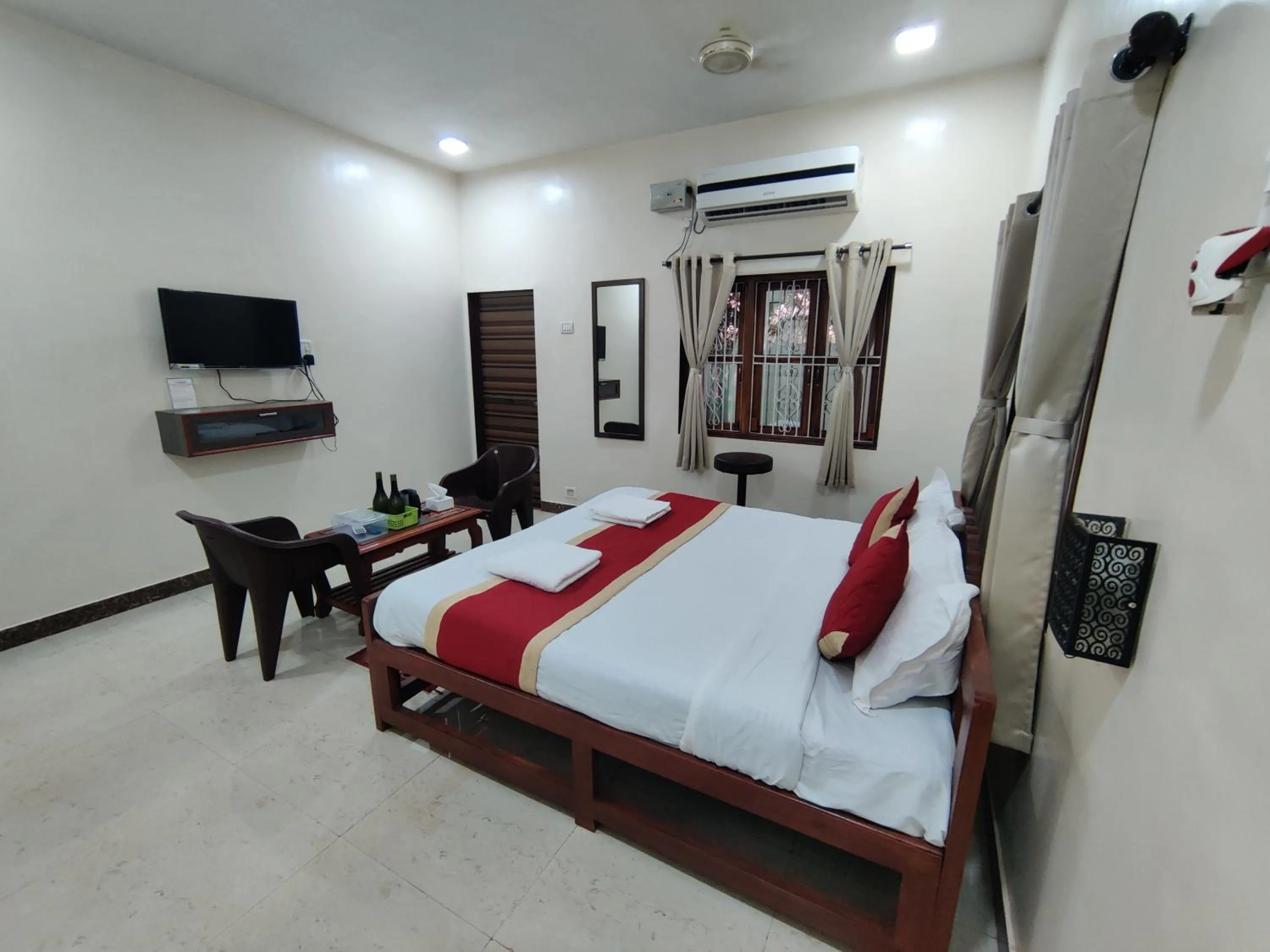 Bed in Redstone House by Oxystays Hospitality