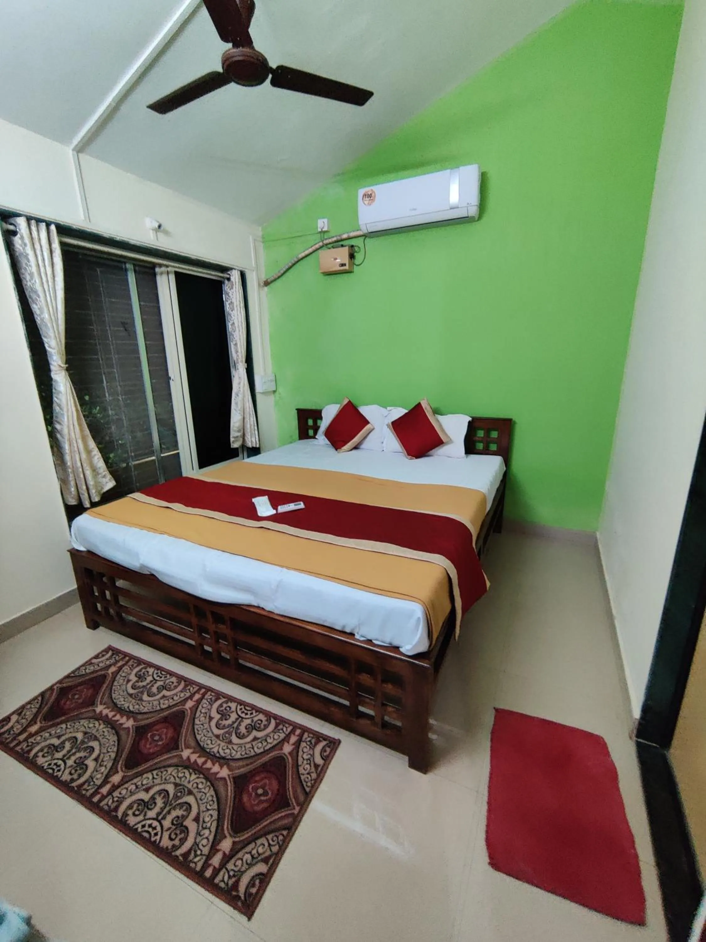 Bed in Redstone House by Oxystays Hospitality