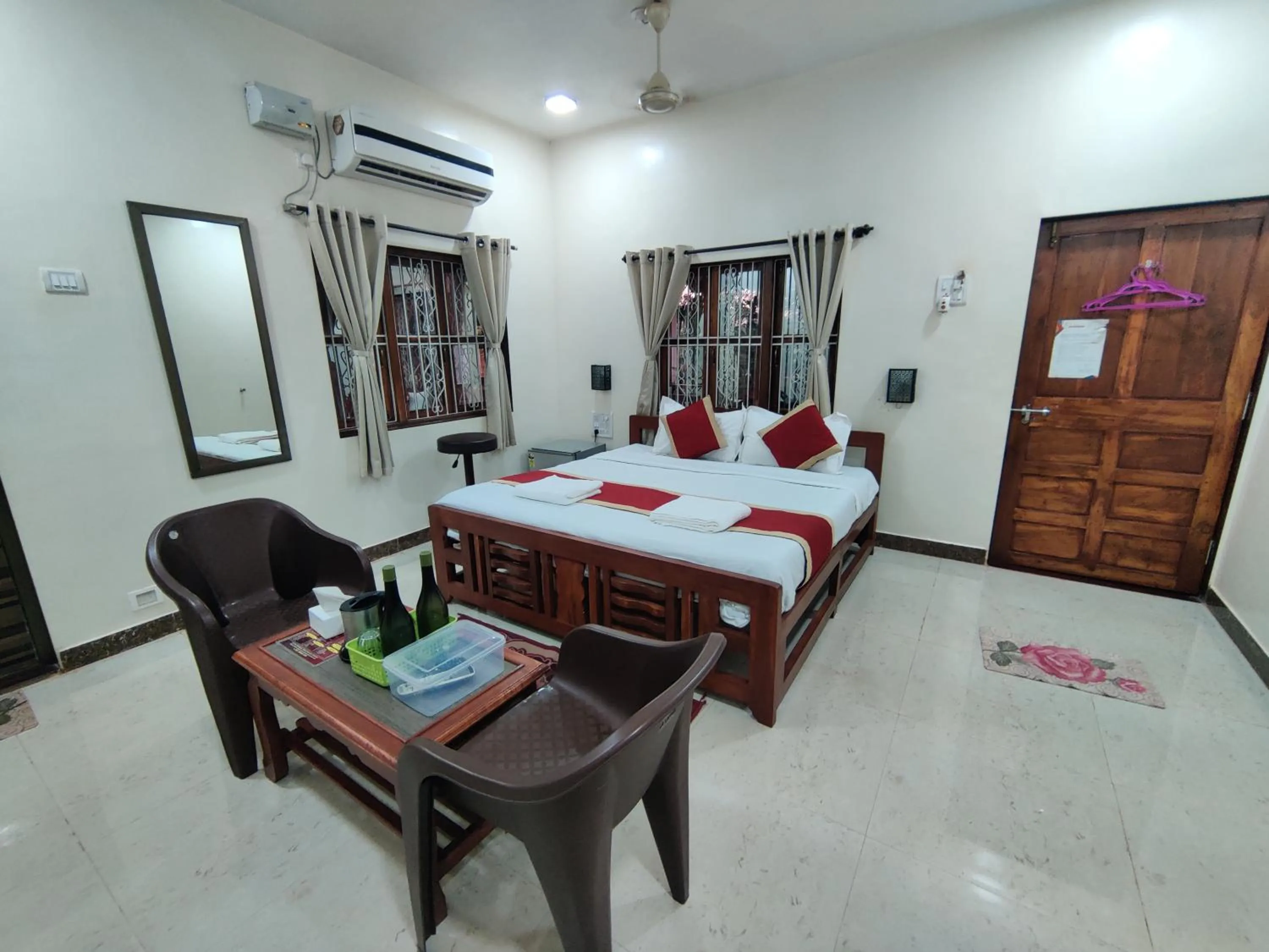 Bed in Redstone House by Oxystays Hospitality