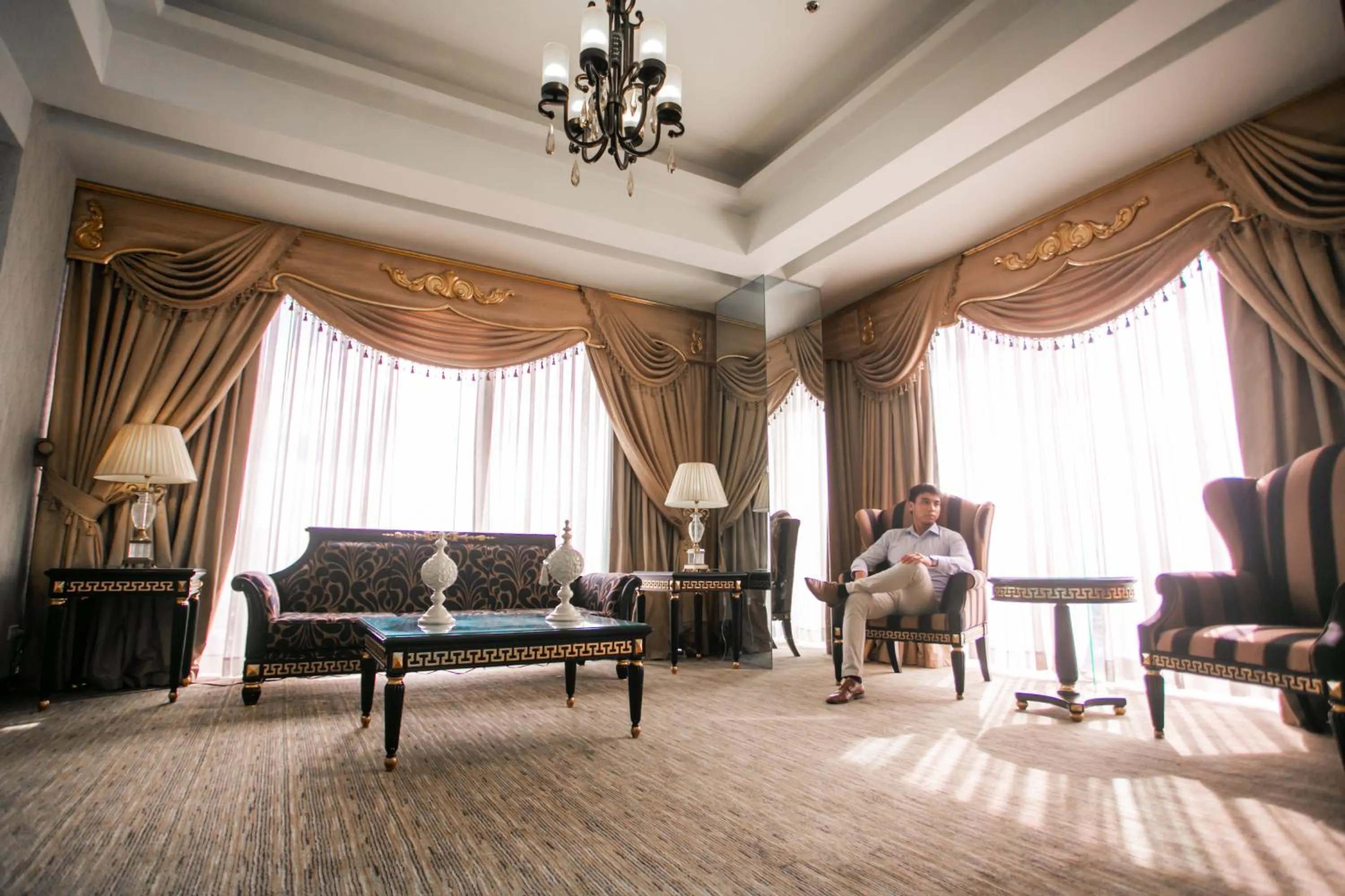 Living room in Luxent Hotel