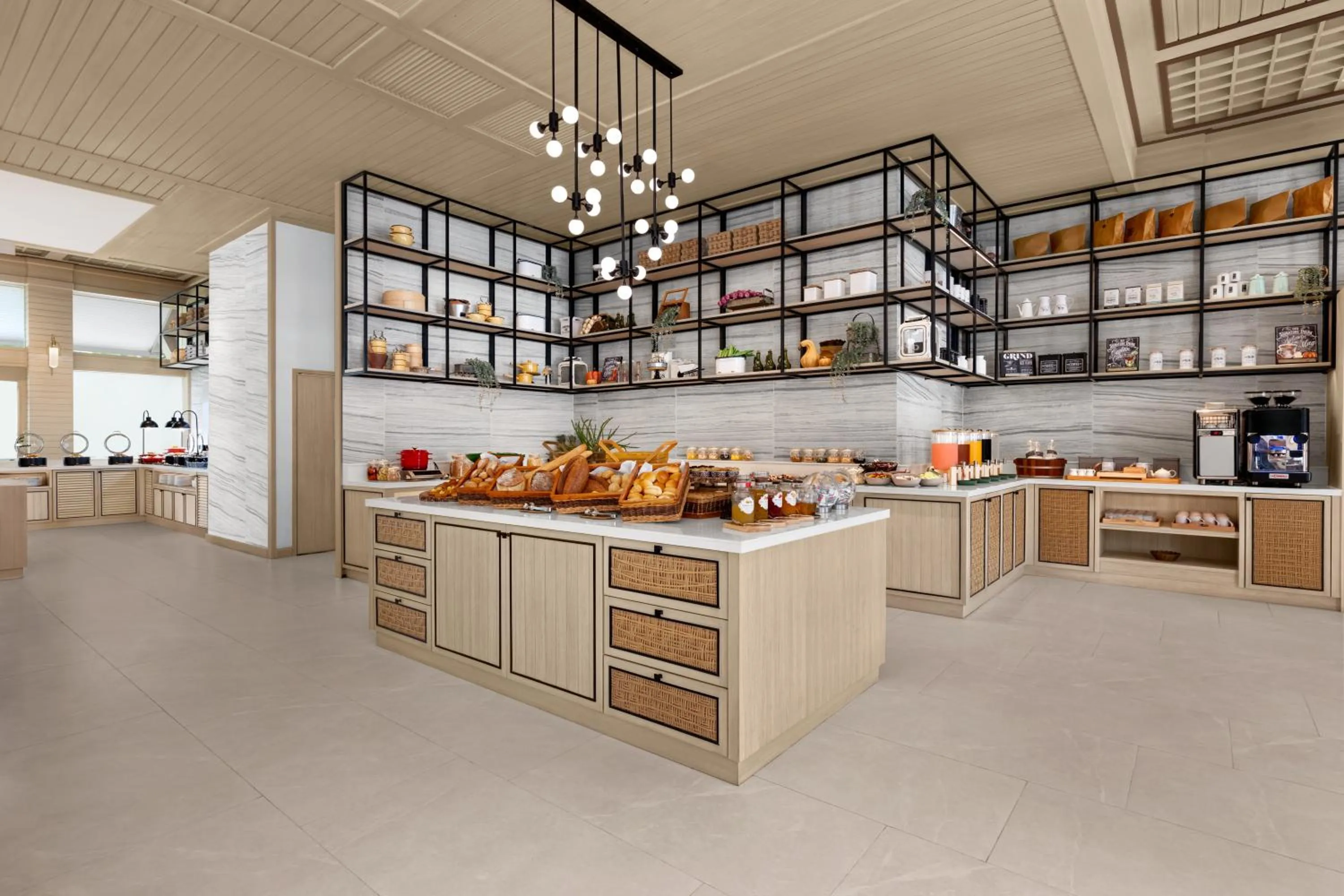 Restaurant/places to eat in Courtyard by Marriott Phuket, Patong Beach Resort