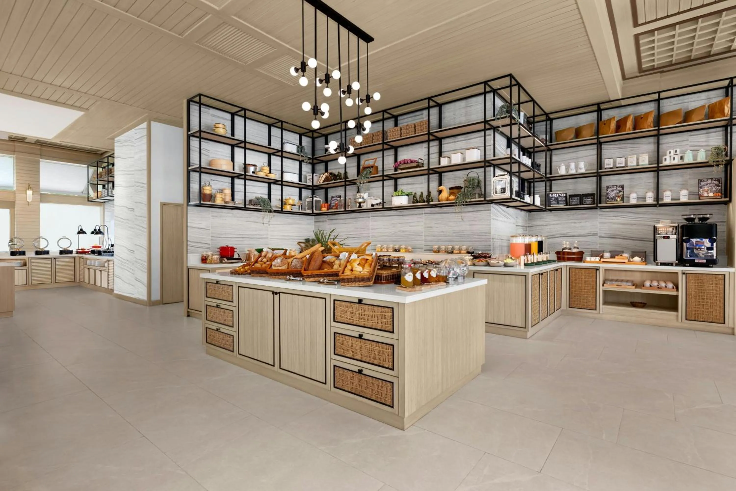 Restaurant/places to eat in Courtyard by Marriott Phuket, Patong Beach Resort