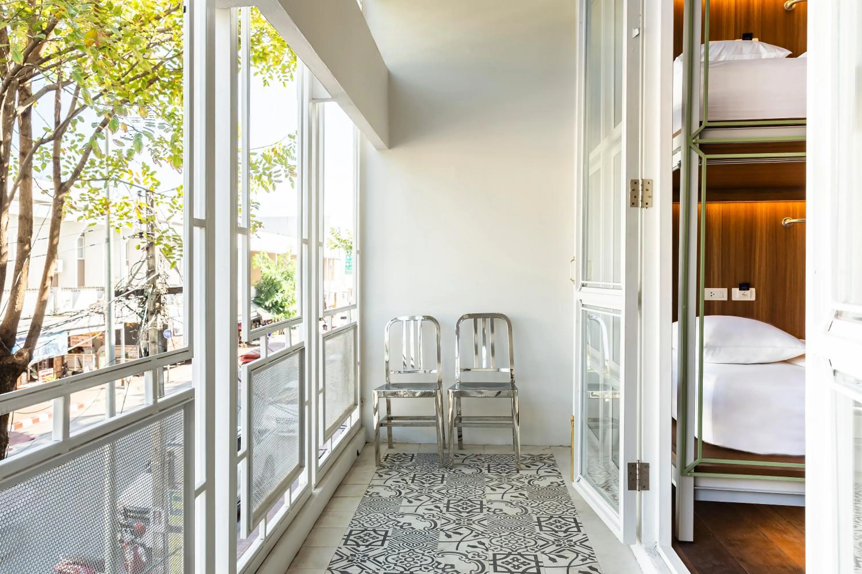 Balcony/Terrace, Bed in Khunluang Hostel