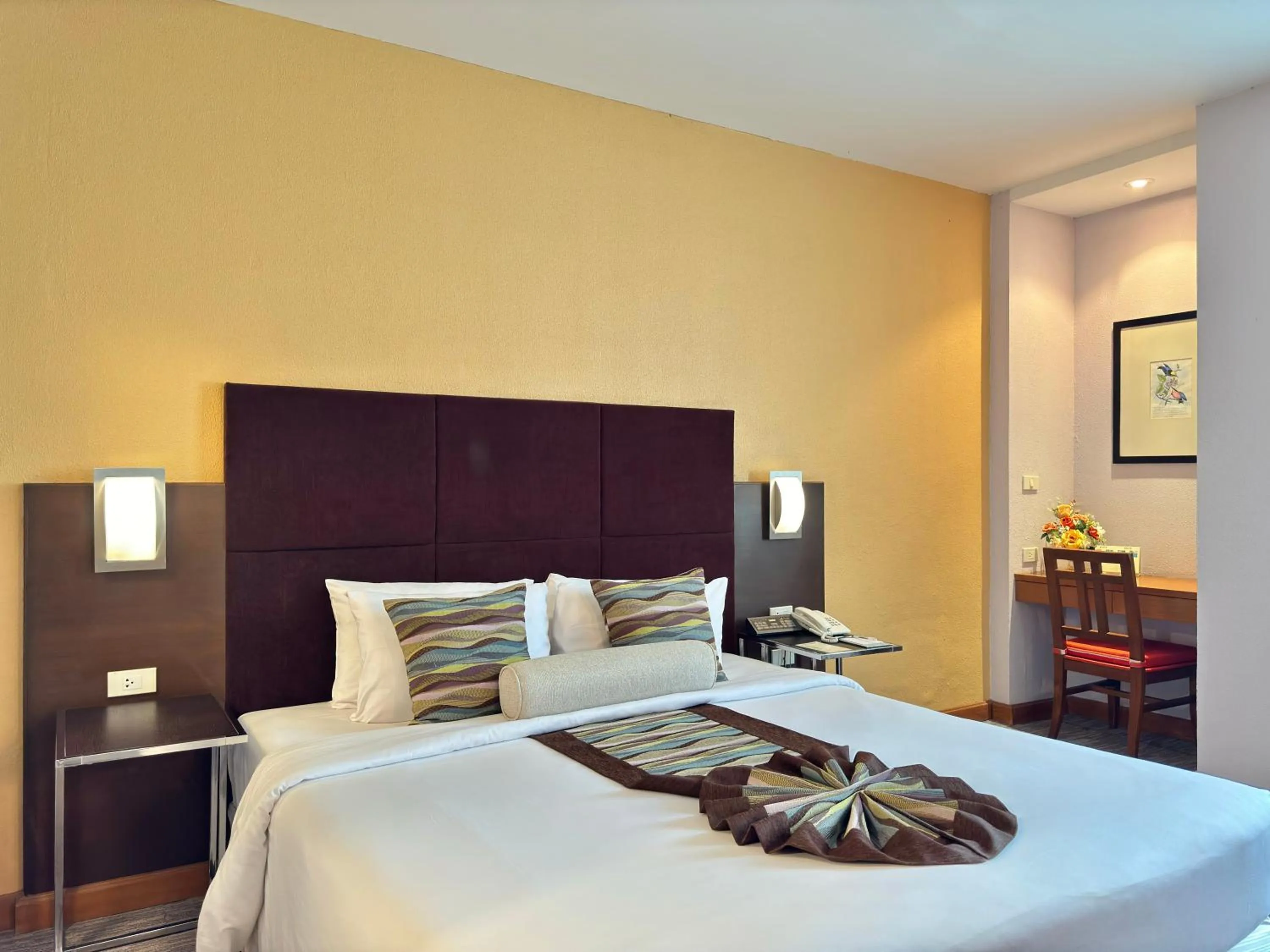 Bedroom, Bed in Phuket Merlin Hotel