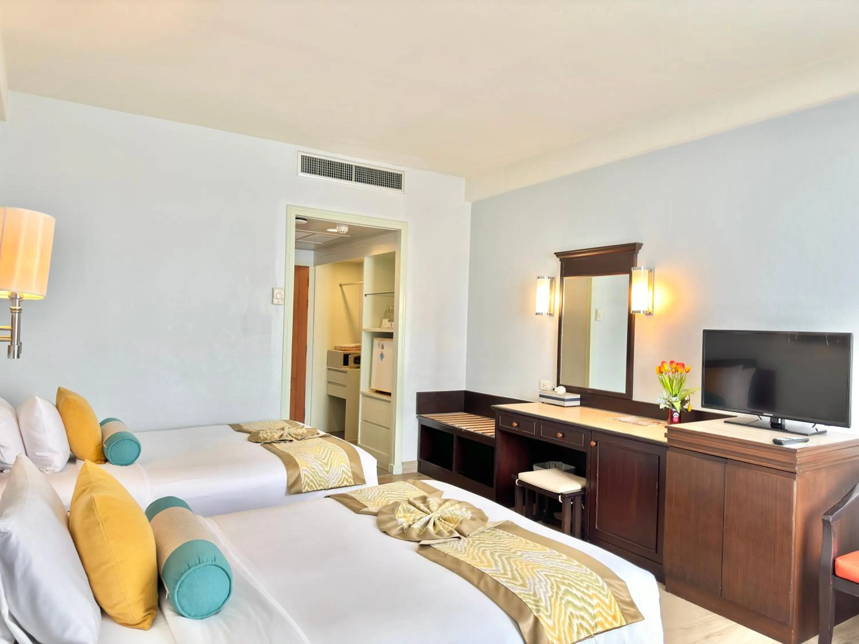 Bedroom, Bed in Phuket Merlin Hotel