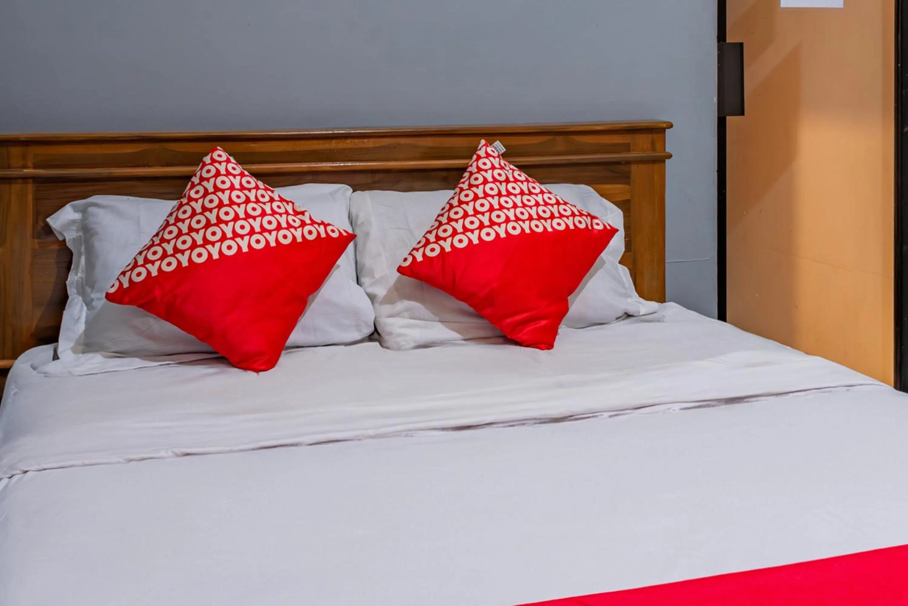 Bedroom, Bed in Hotel O Ilir Barar I Near Rumah Sakit Islam Siti Khadijah Formerly Maleo Hotel