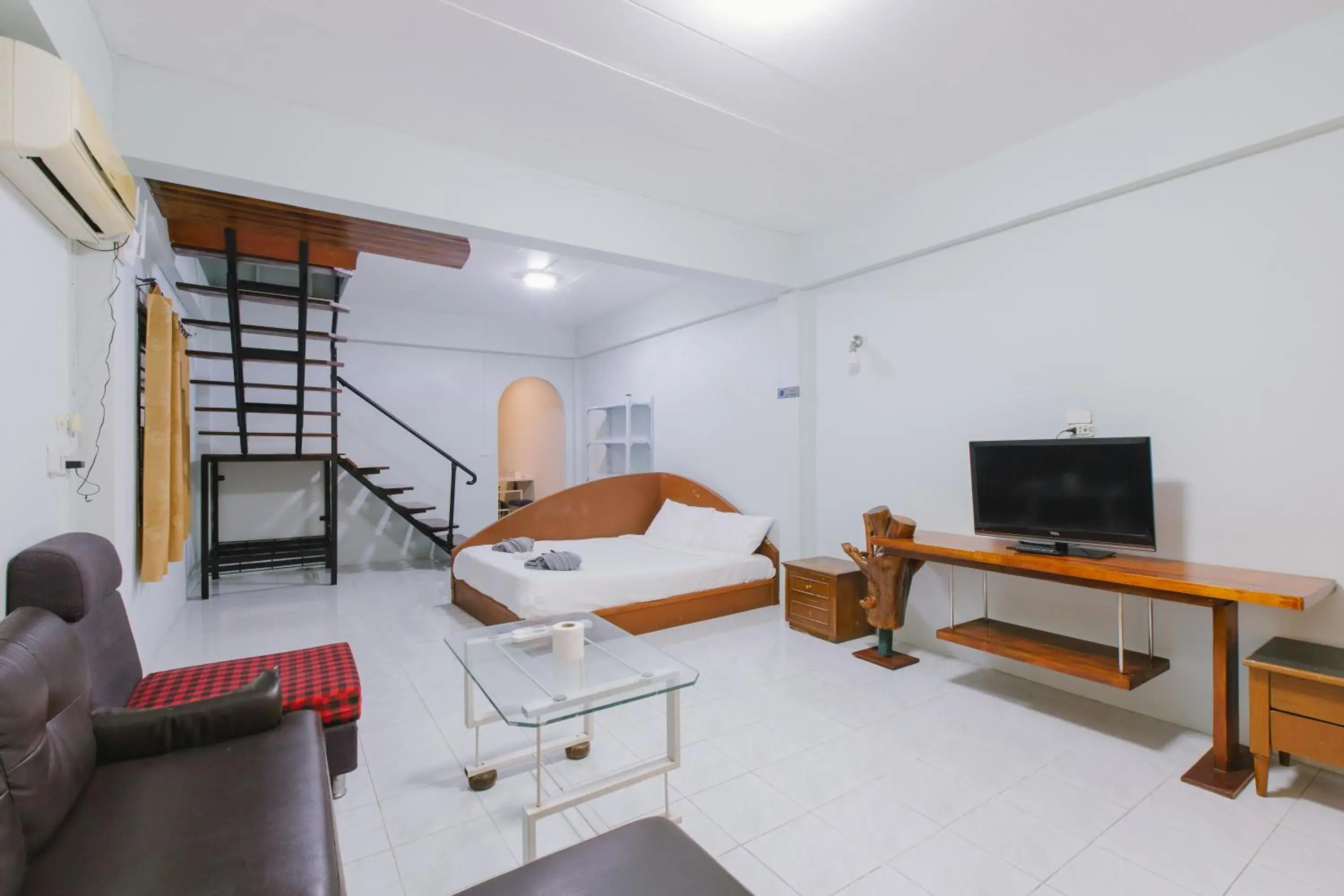 Two-Bedroom Townhouse in Royal Prince Residence, Patong Beach Two-Bedroom Townhouse in Royal Prince Residence, Patong Beach