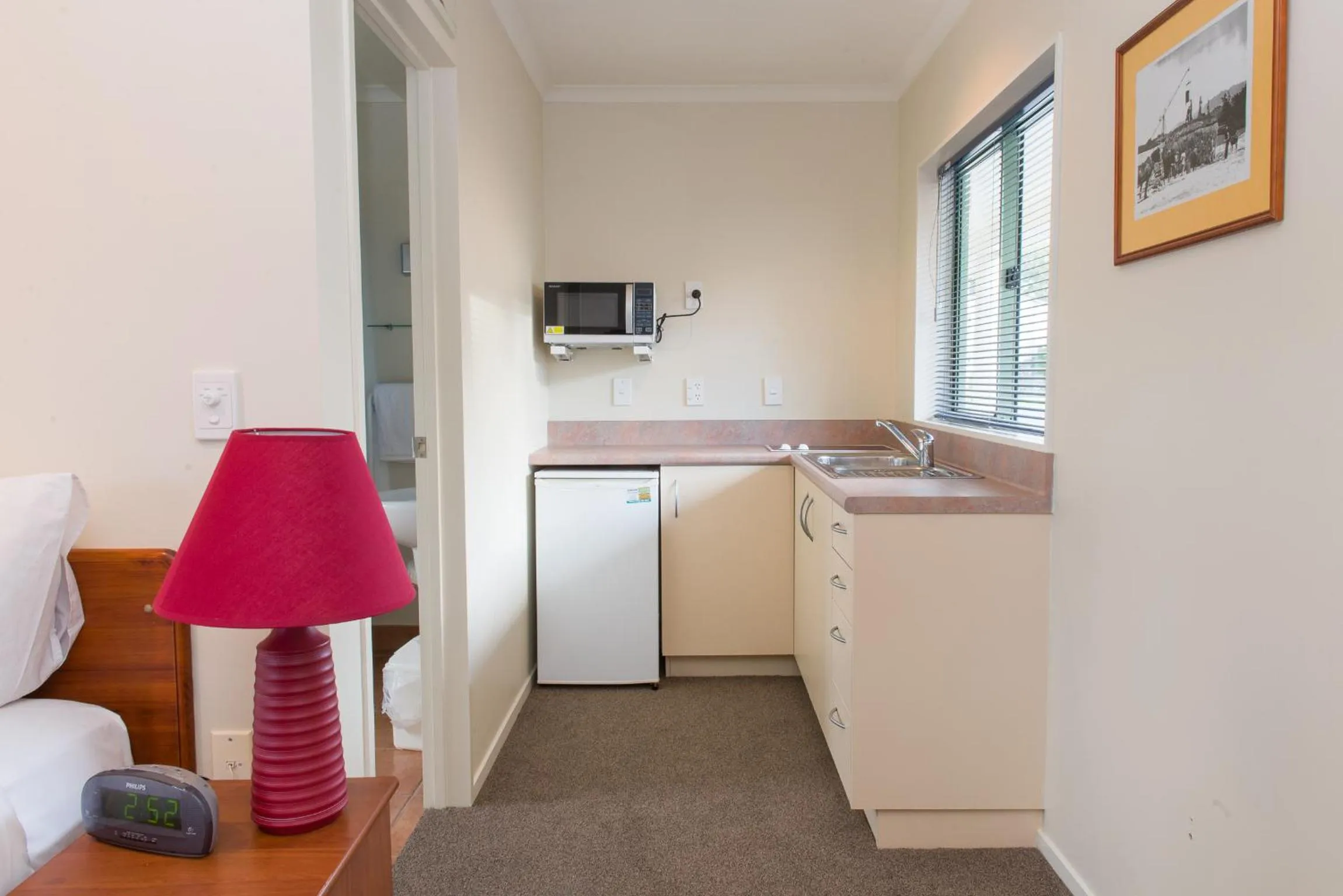Kitchen or kitchenette in Hamilton Settlers Motor lodge