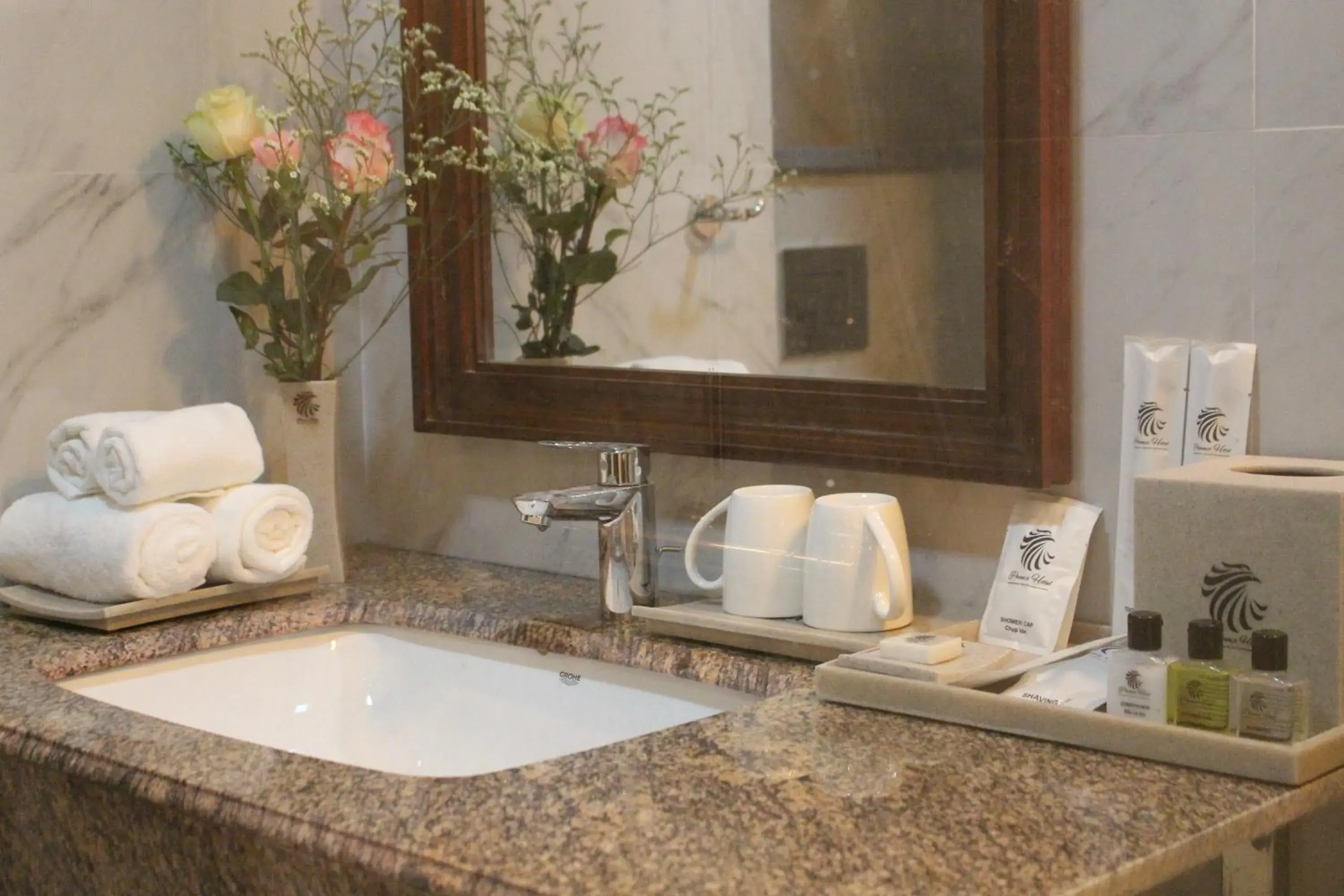 Deluxe King Room - single occupancy in Phoenix Hotel Hà Giang Deluxe King Room - single occupancy in Phoenix Hotel Hà Giang