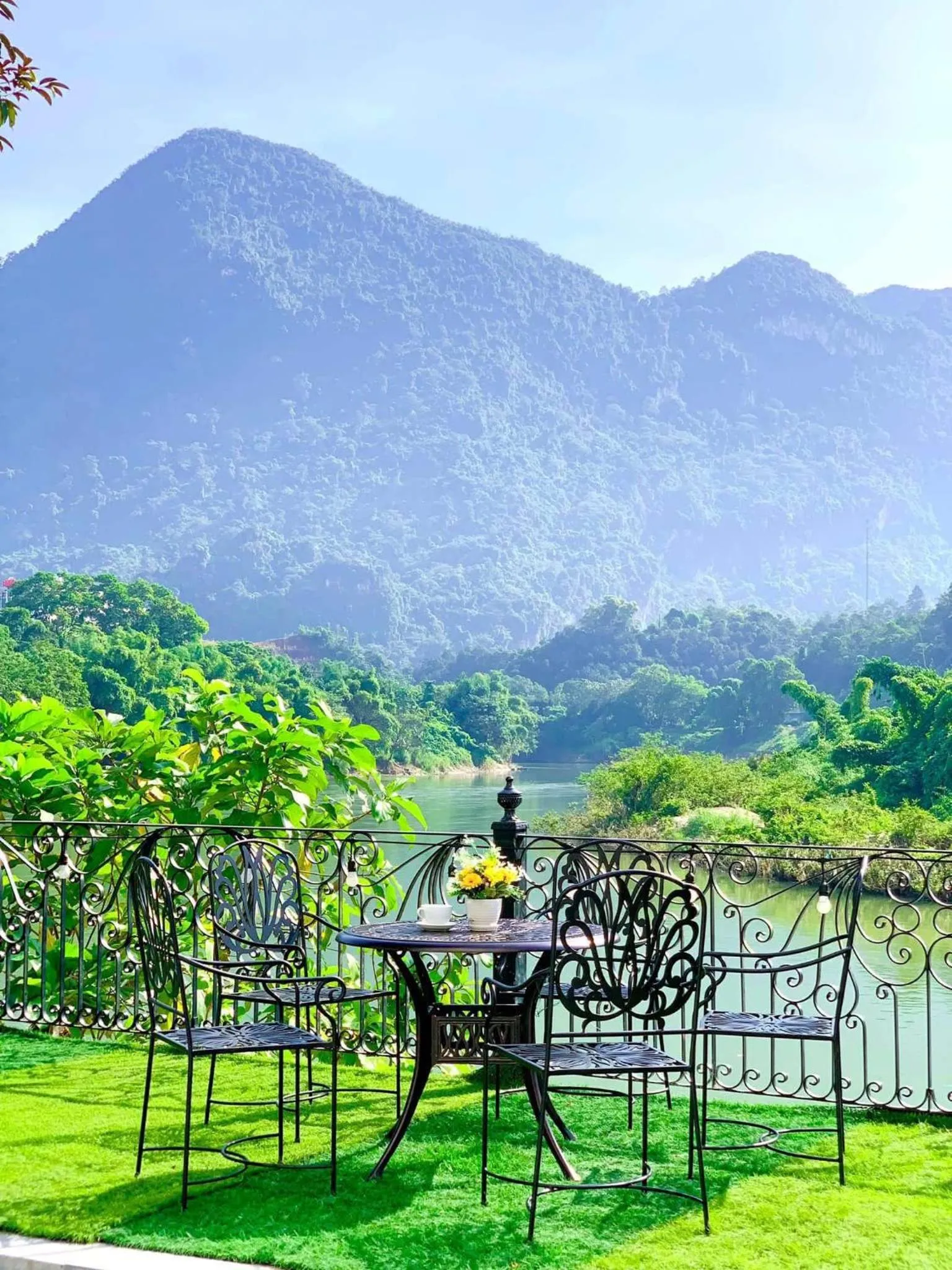 Mountain view in Phoenix Hotel Hà Giang