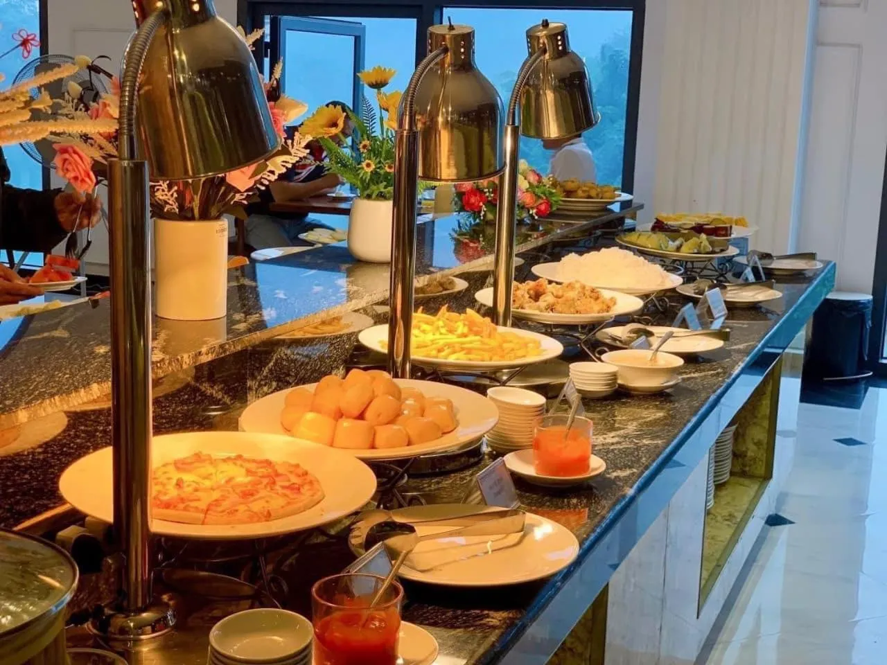 Dining area in Phoenix Hotel Hà Giang