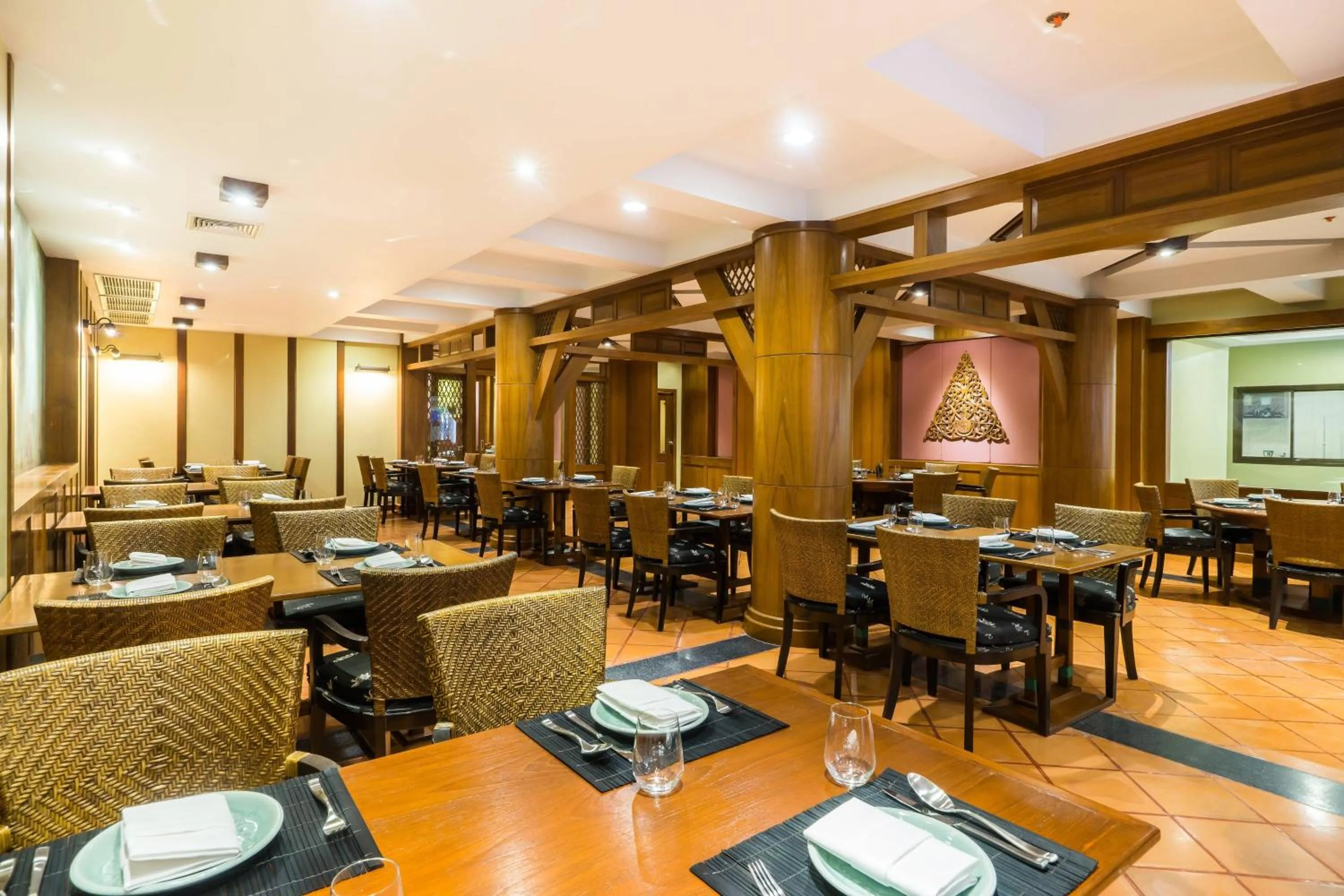 Restaurant/places to eat in Phuket Marriott Resort & Spa, Merlin Beach