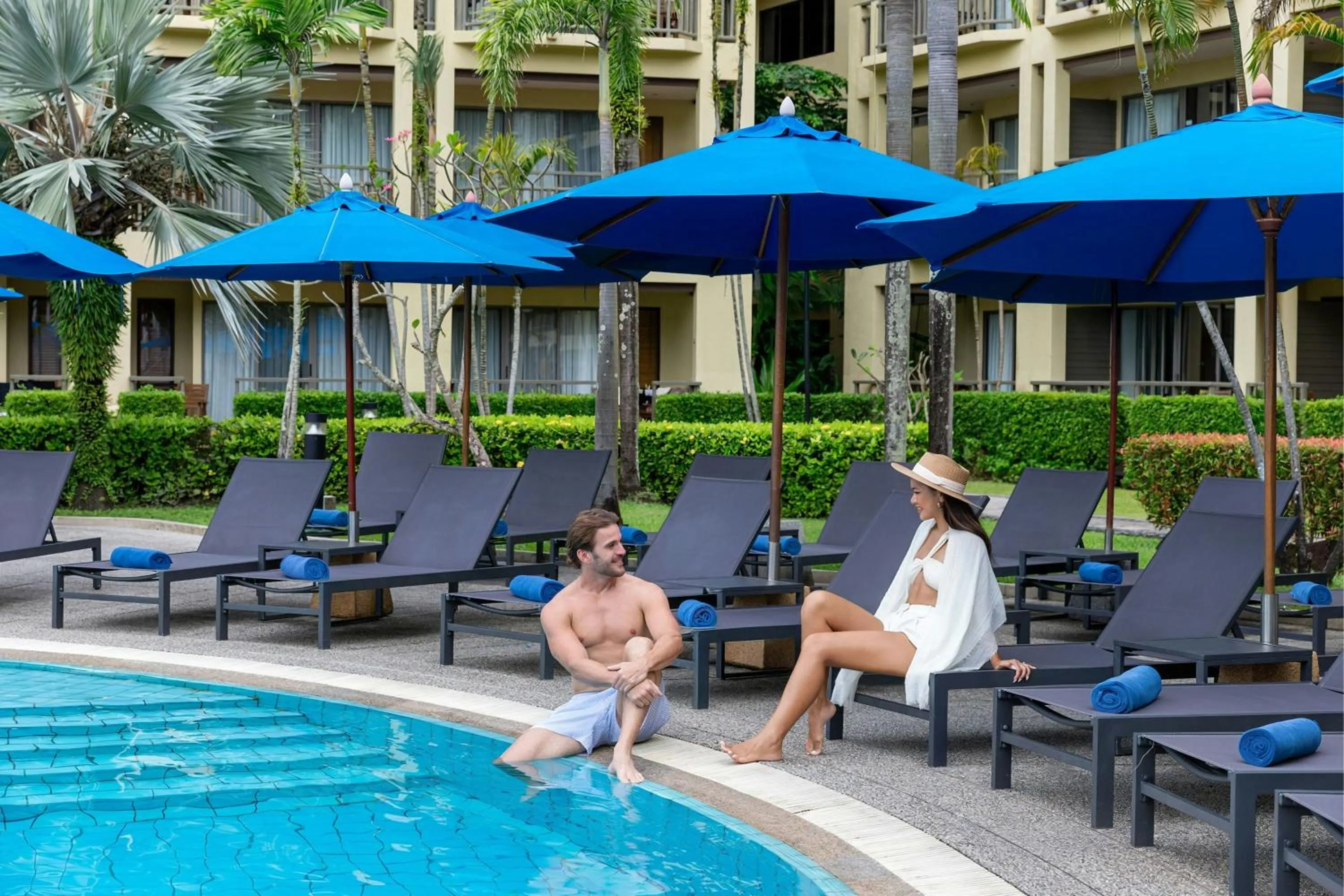 Swimming pool in Phuket Marriott Resort & Spa, Merlin Beach