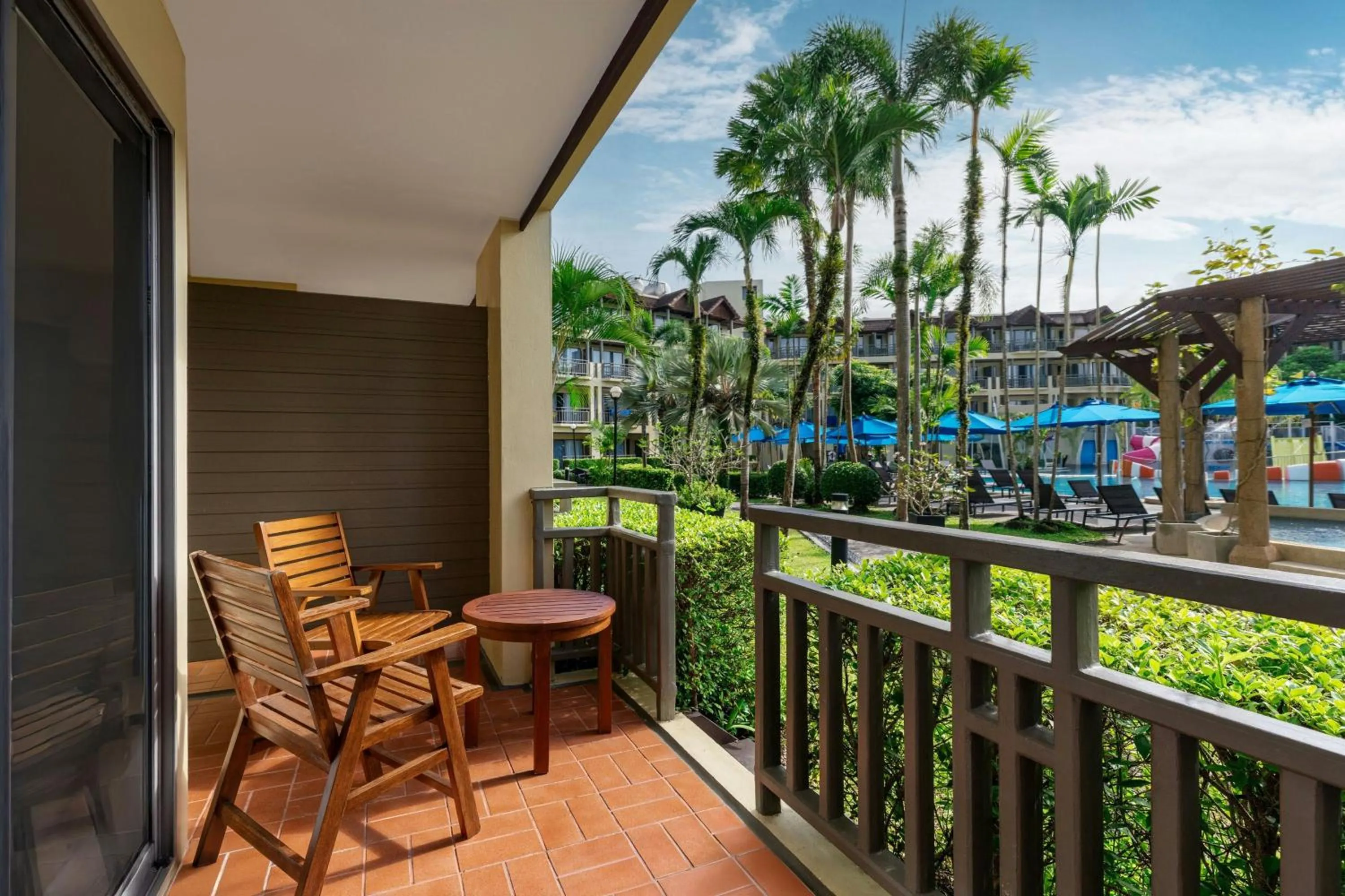 Swimming pool in Phuket Marriott Resort & Spa, Merlin Beach