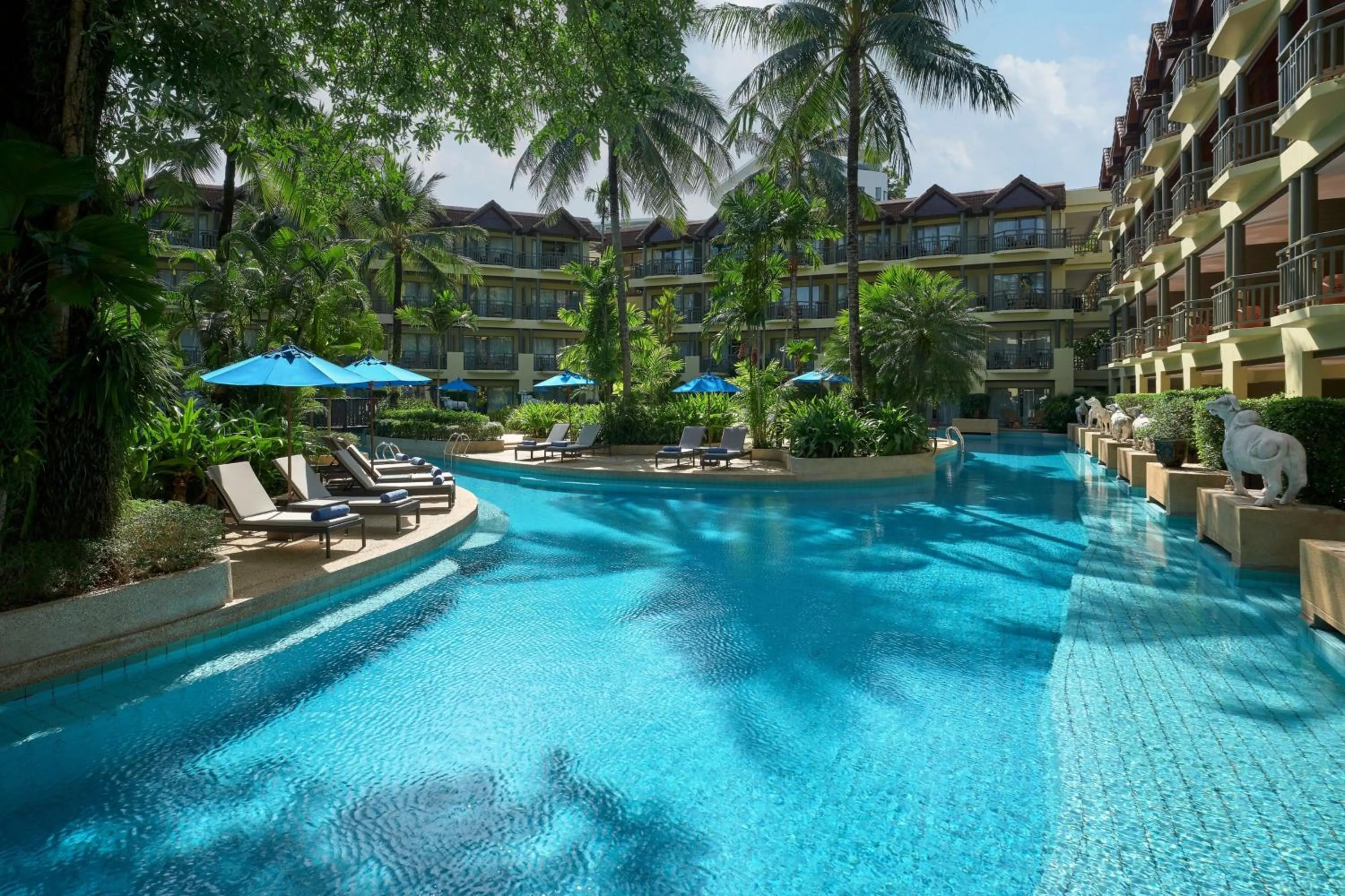 Swimming pool in Phuket Marriott Resort & Spa, Merlin Beach