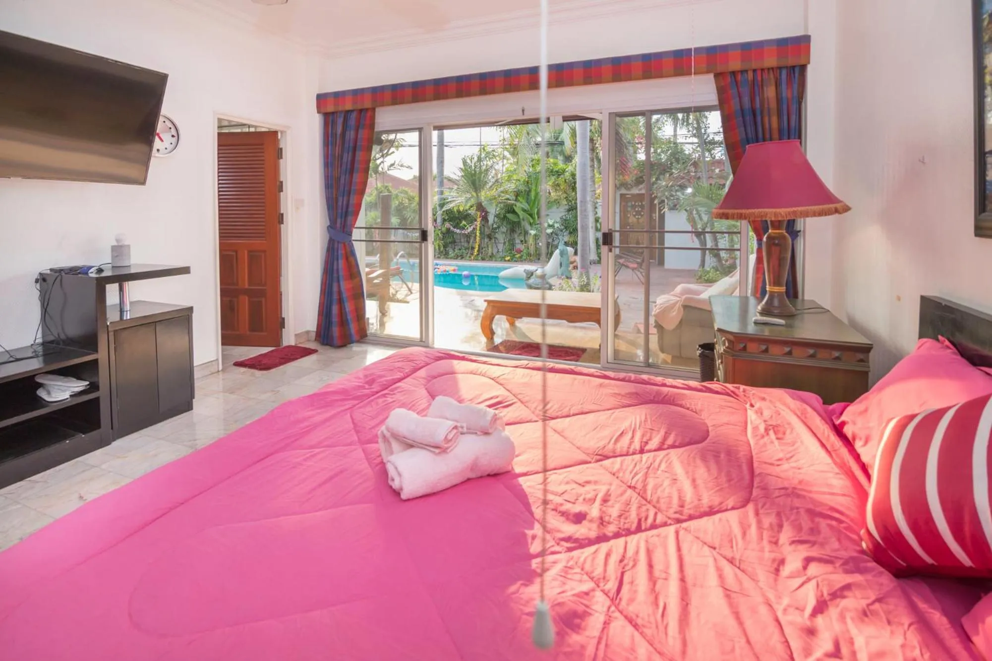 Bed in Siri Villas Pattaya