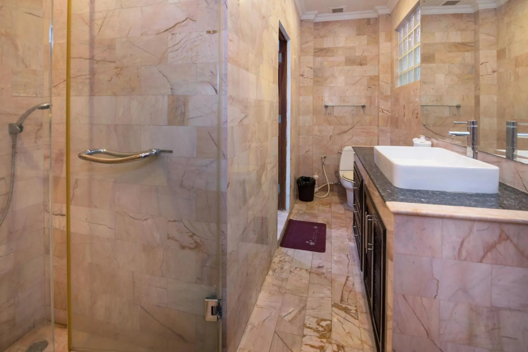 Shower in Siri Villas Pattaya