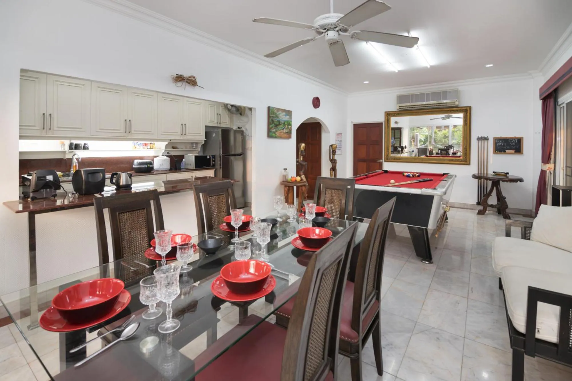 Dining area in Siri Villas Pattaya