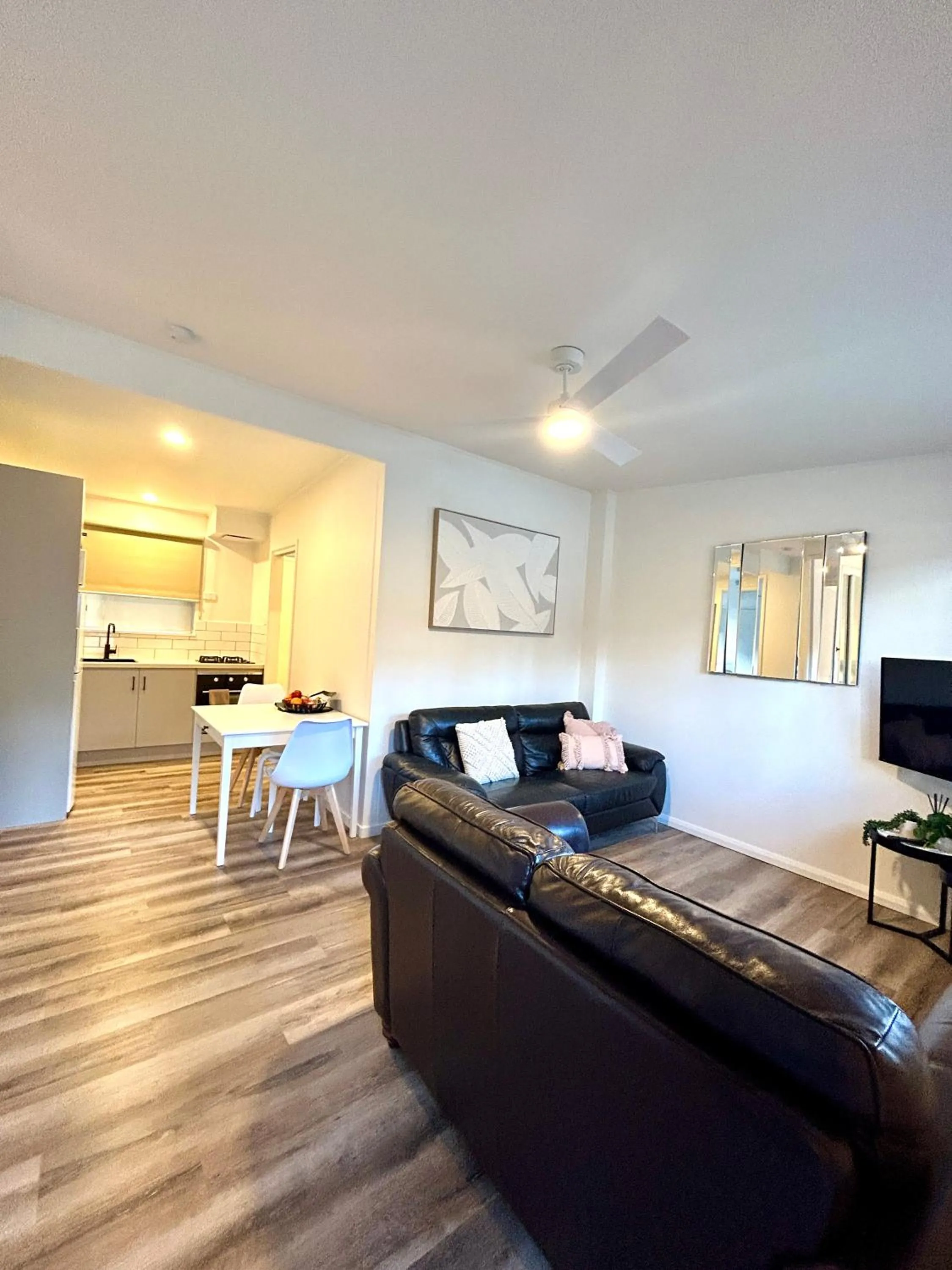 TV and multimedia in Adina Lodge Holiday Apartments