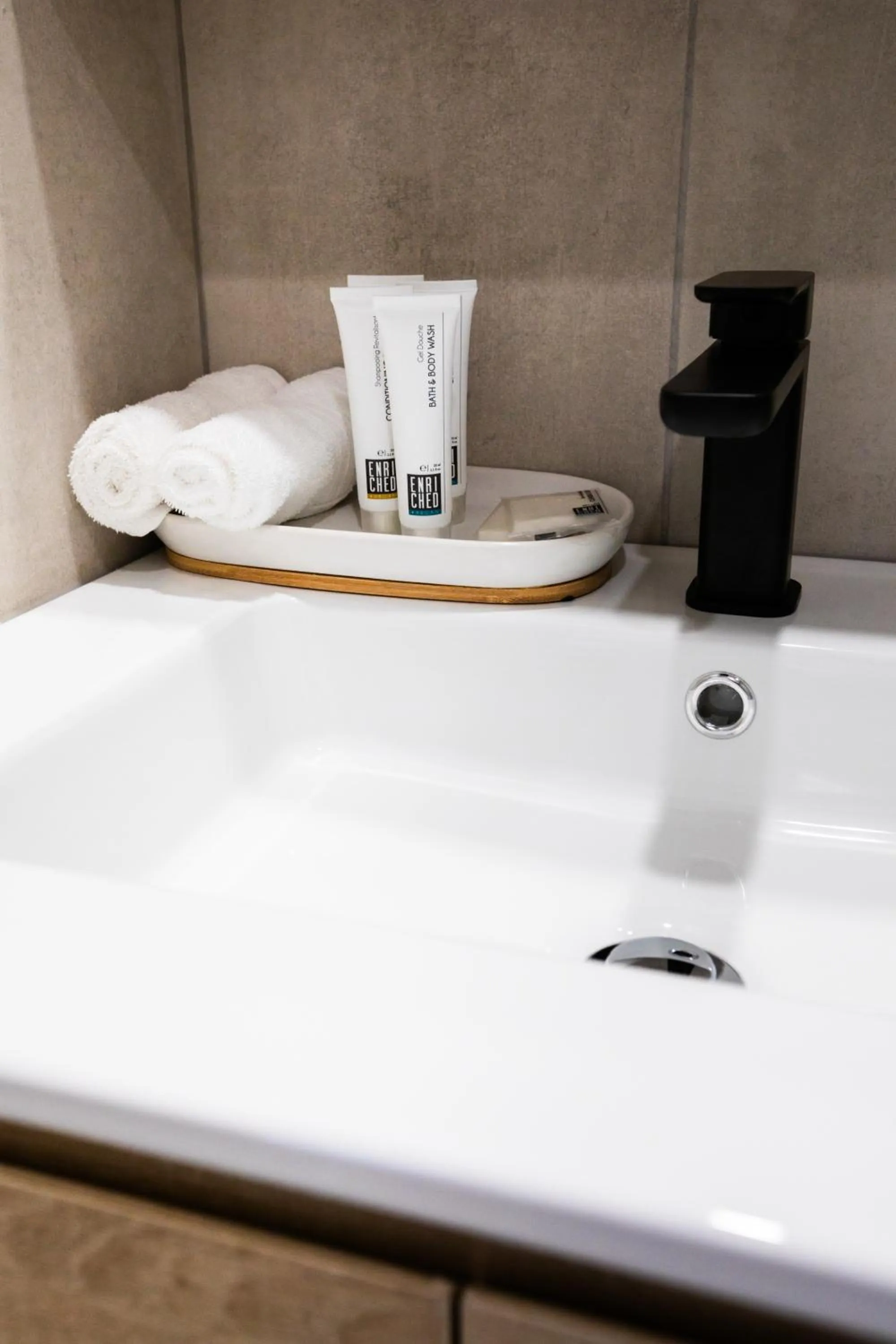 Bathroom in Adina Lodge Holiday Apartments