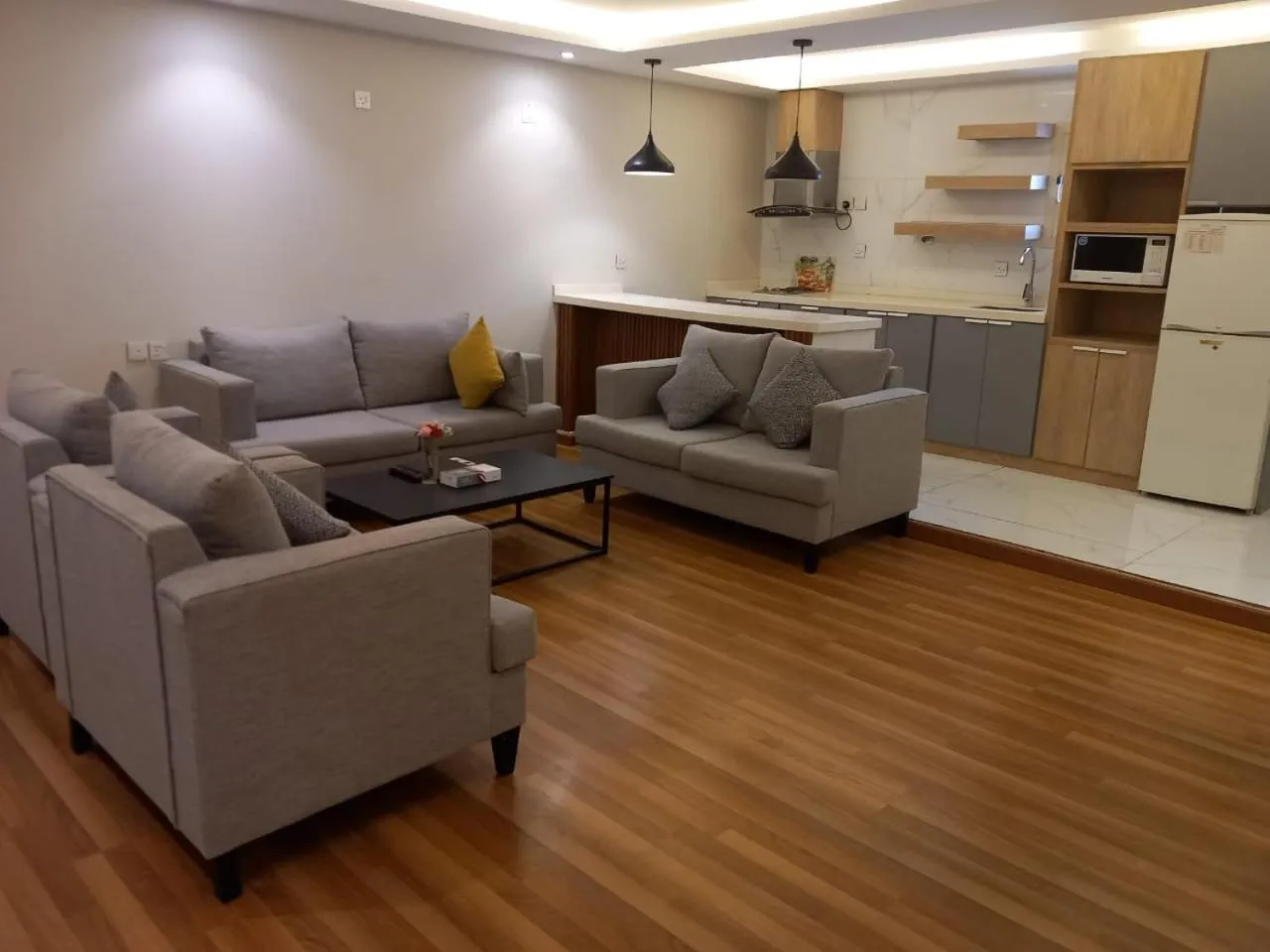 Kitchen or kitchenette in فيجن للشقق المخدومة ــ اقتصادي