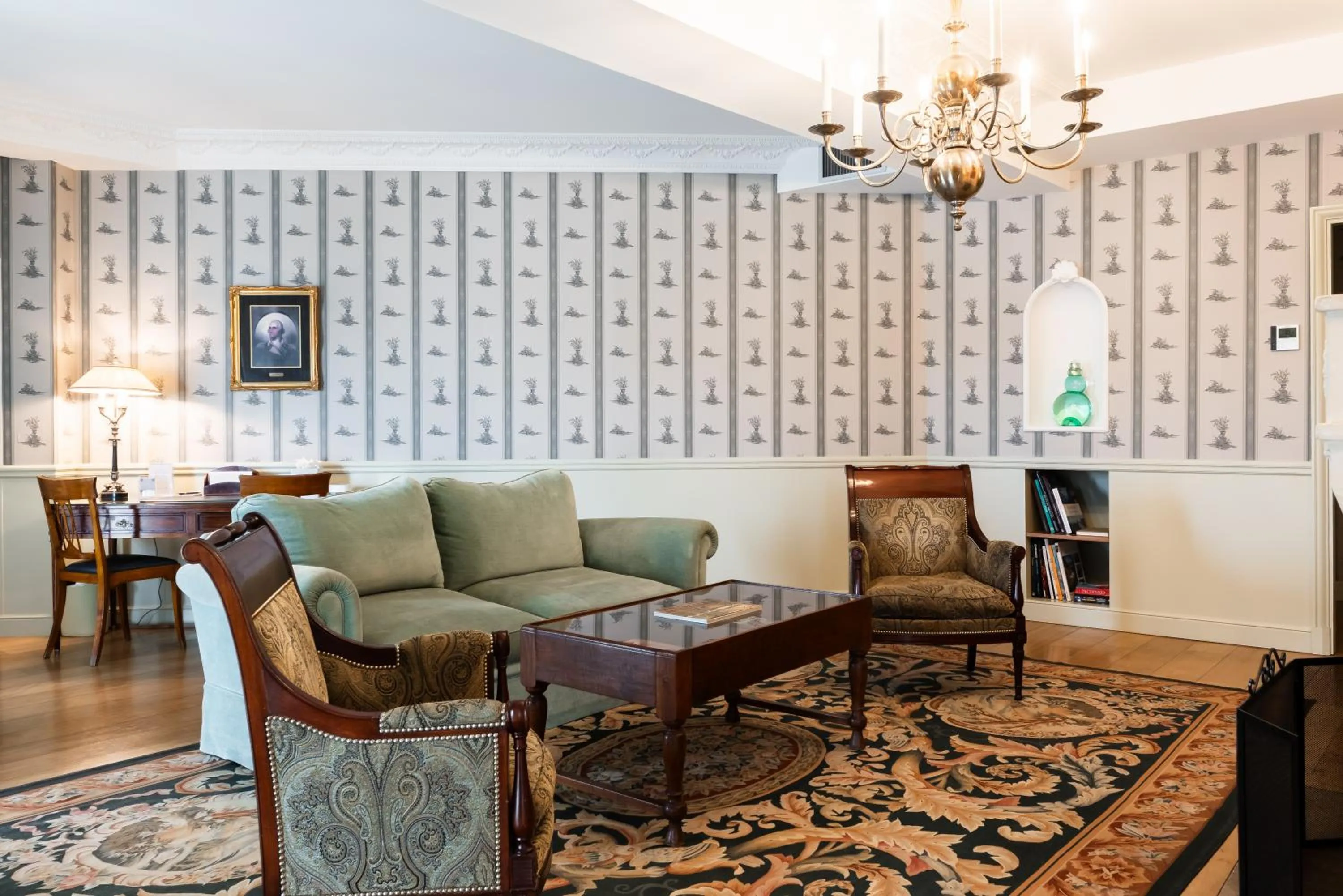 Bedroom in Hôtel de Toiras