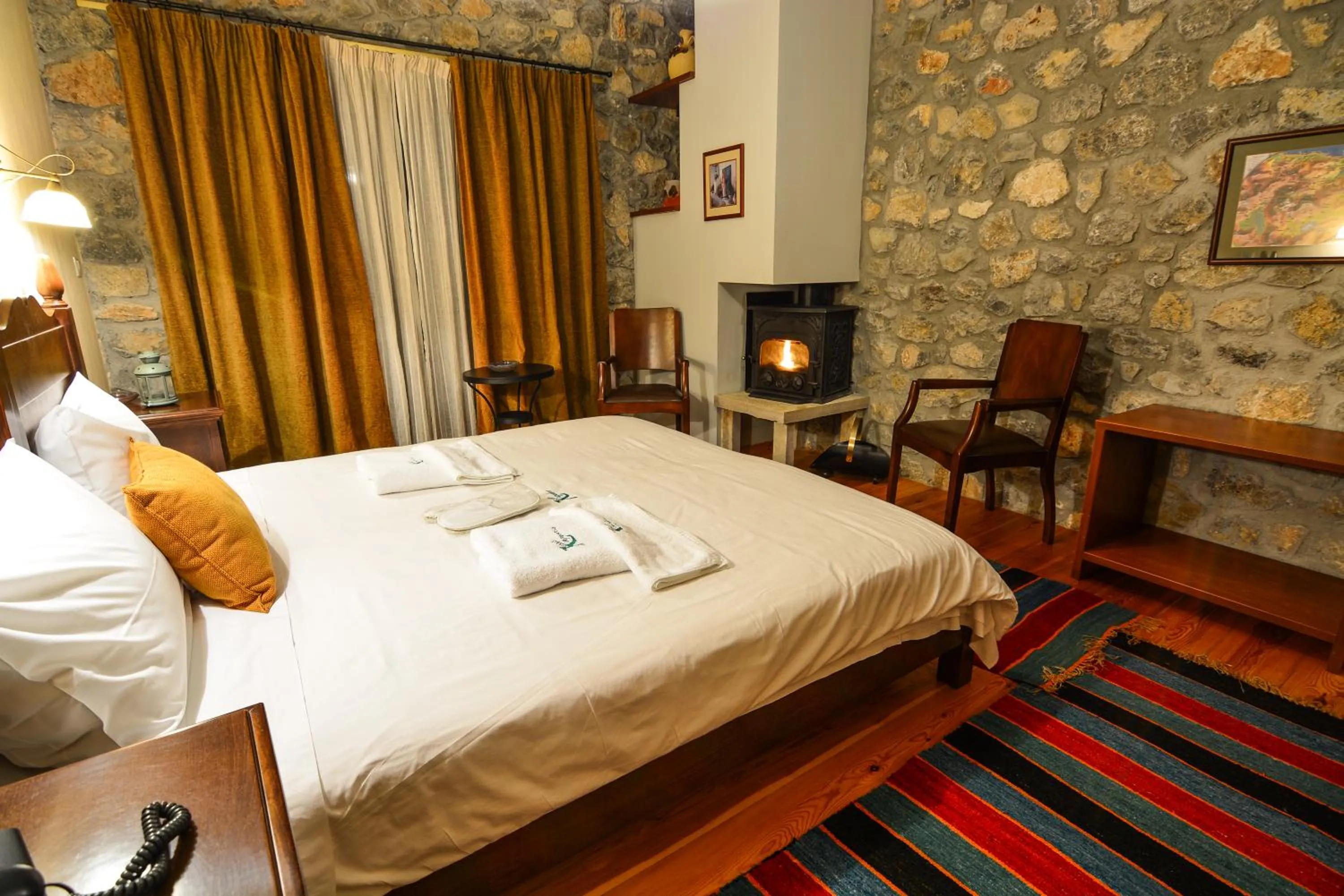 Photo of the whole room, Bed in Karyatis Resort