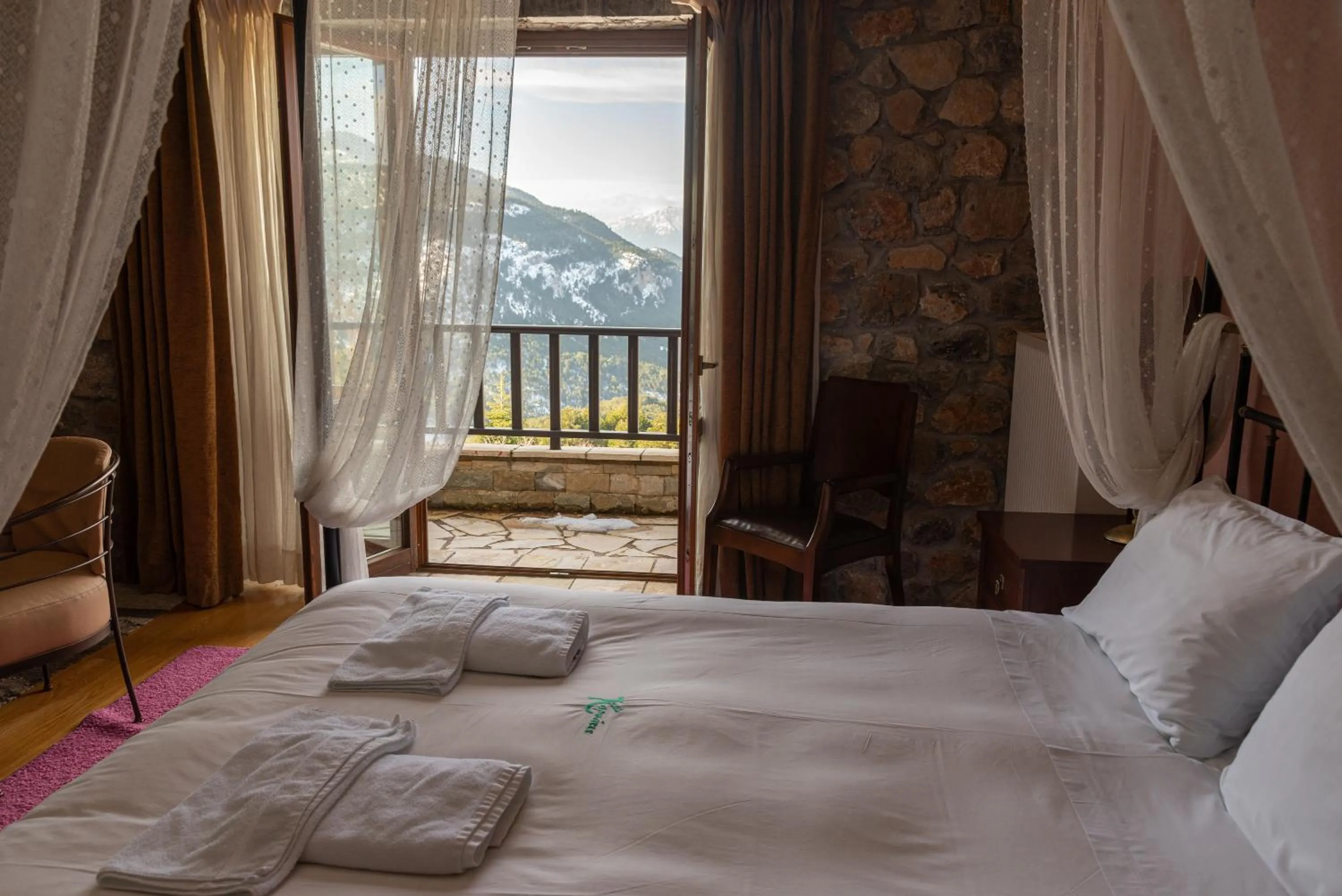 View (from property/room), Bed in Karyatis Resort