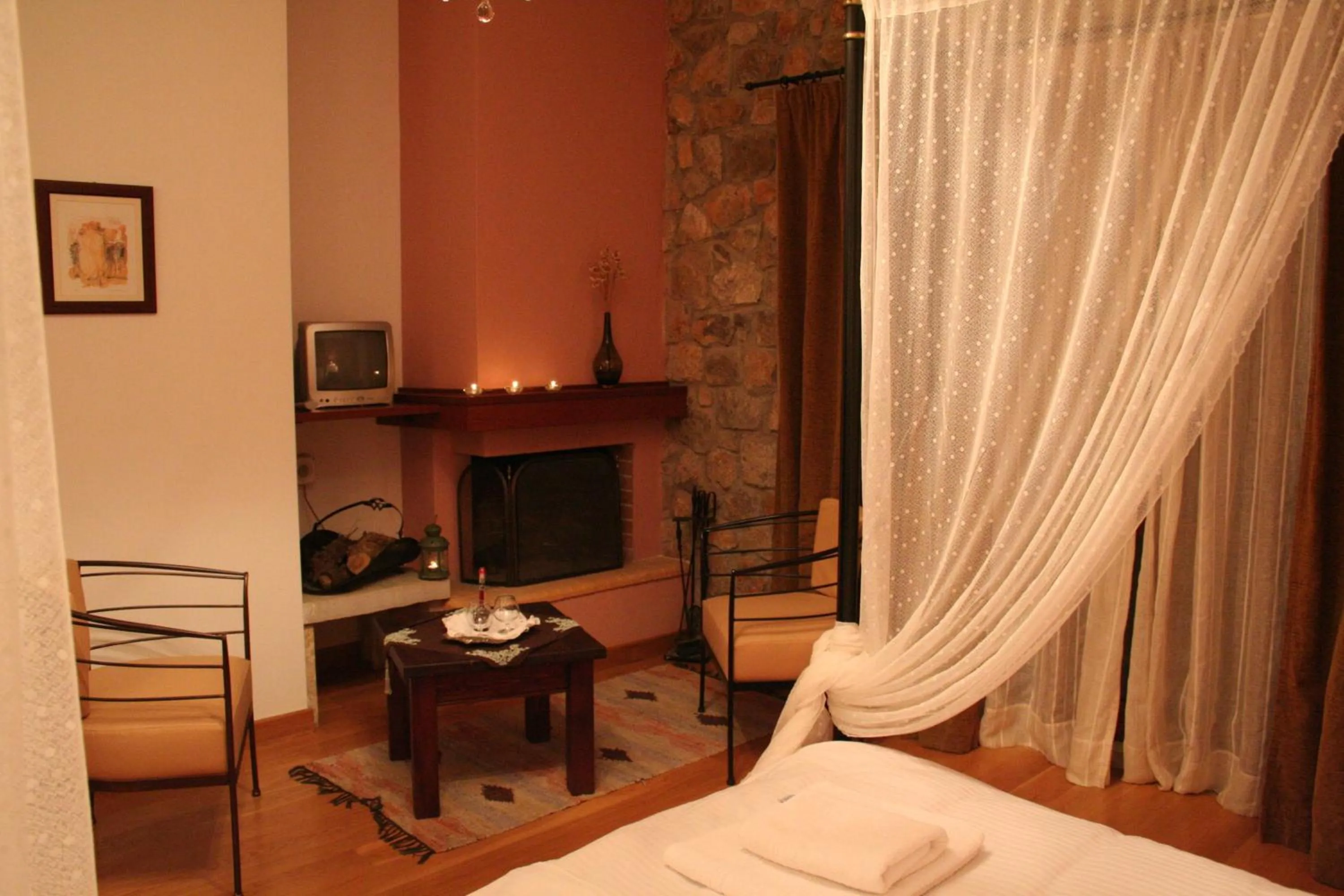 Photo of the whole room, Bed in Karyatis Resort