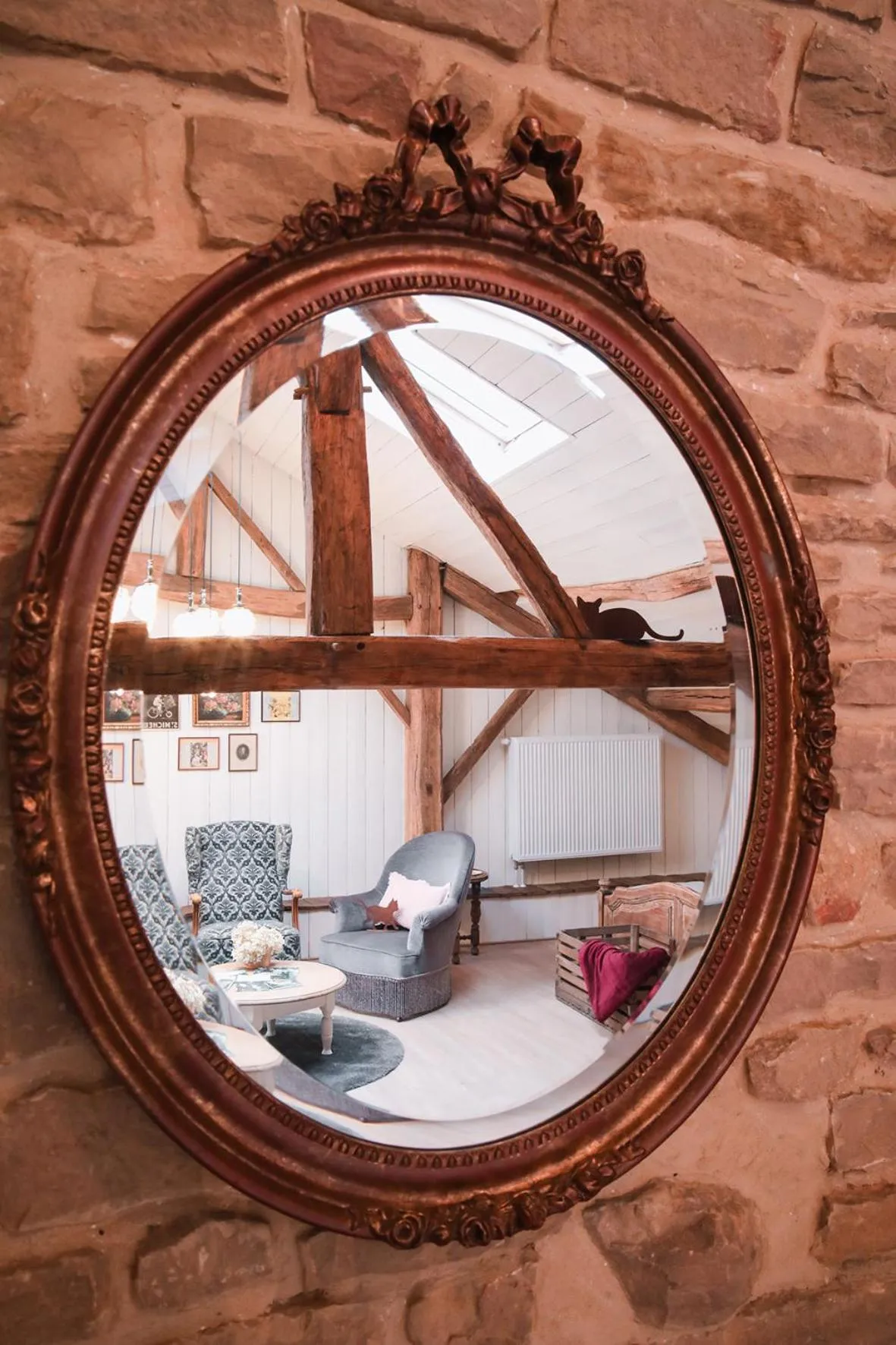 Seating area in Les Chambres du Chat