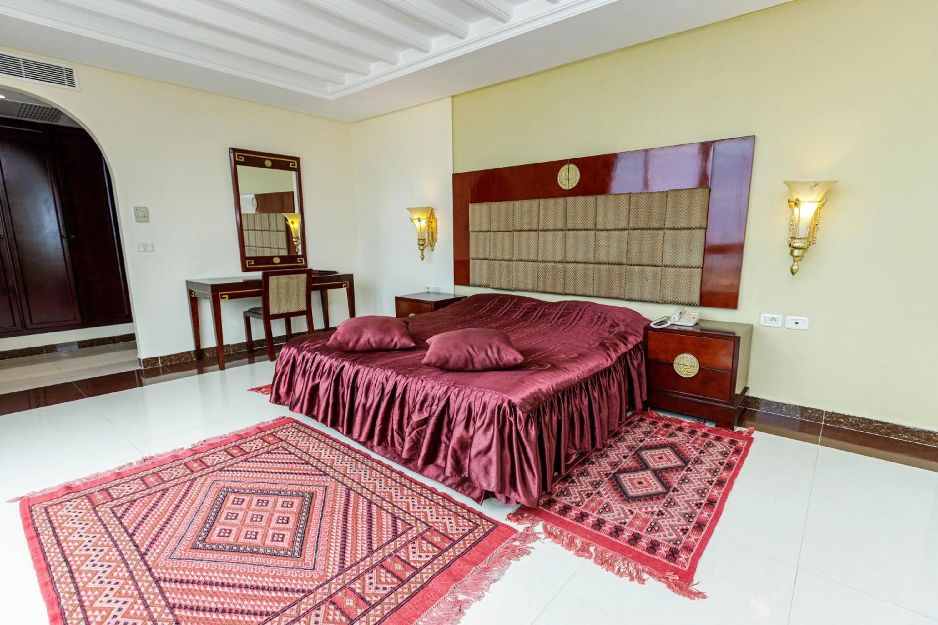 Bed in César Palace Sousse