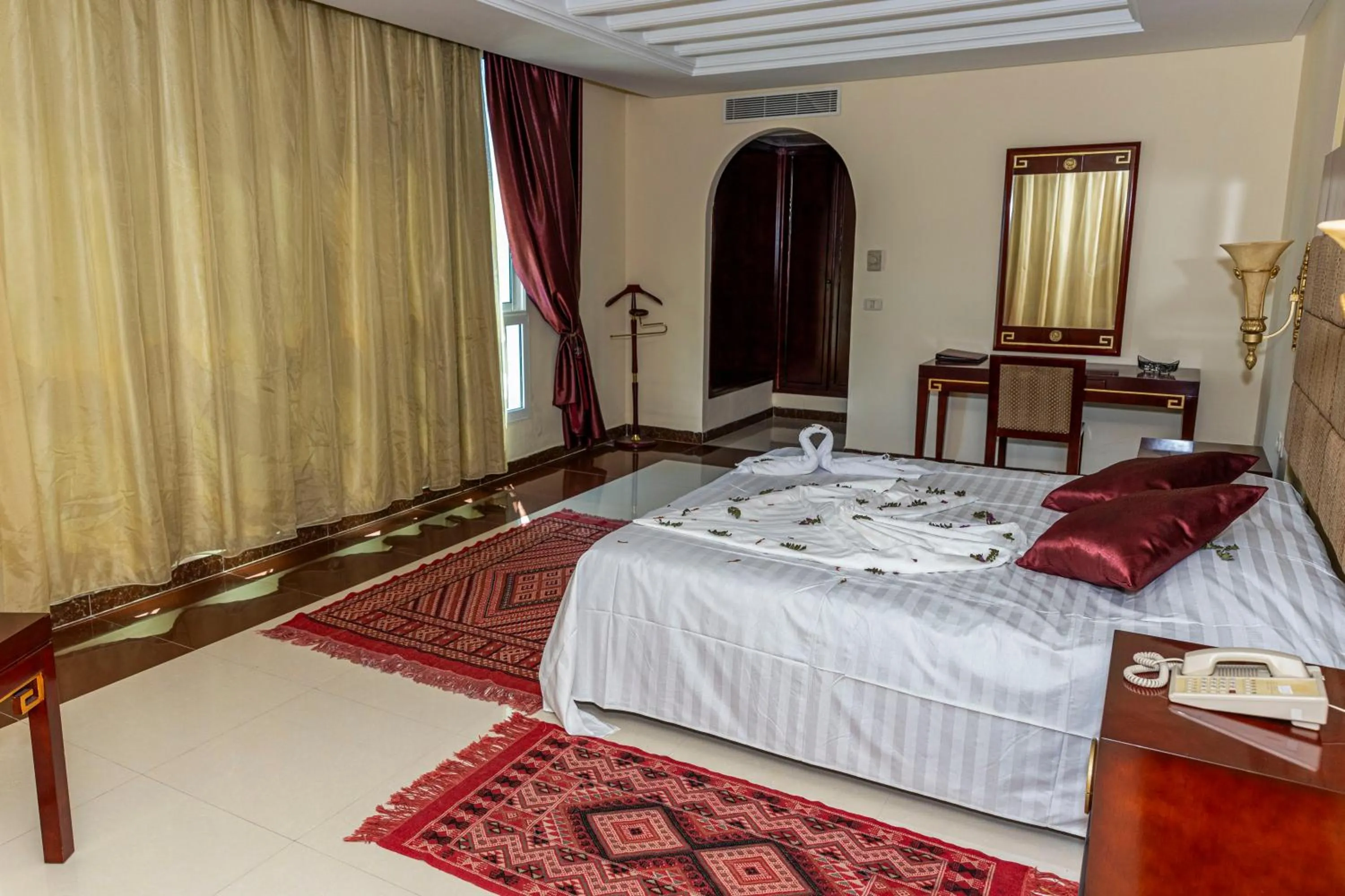 Bed in César Palace Sousse