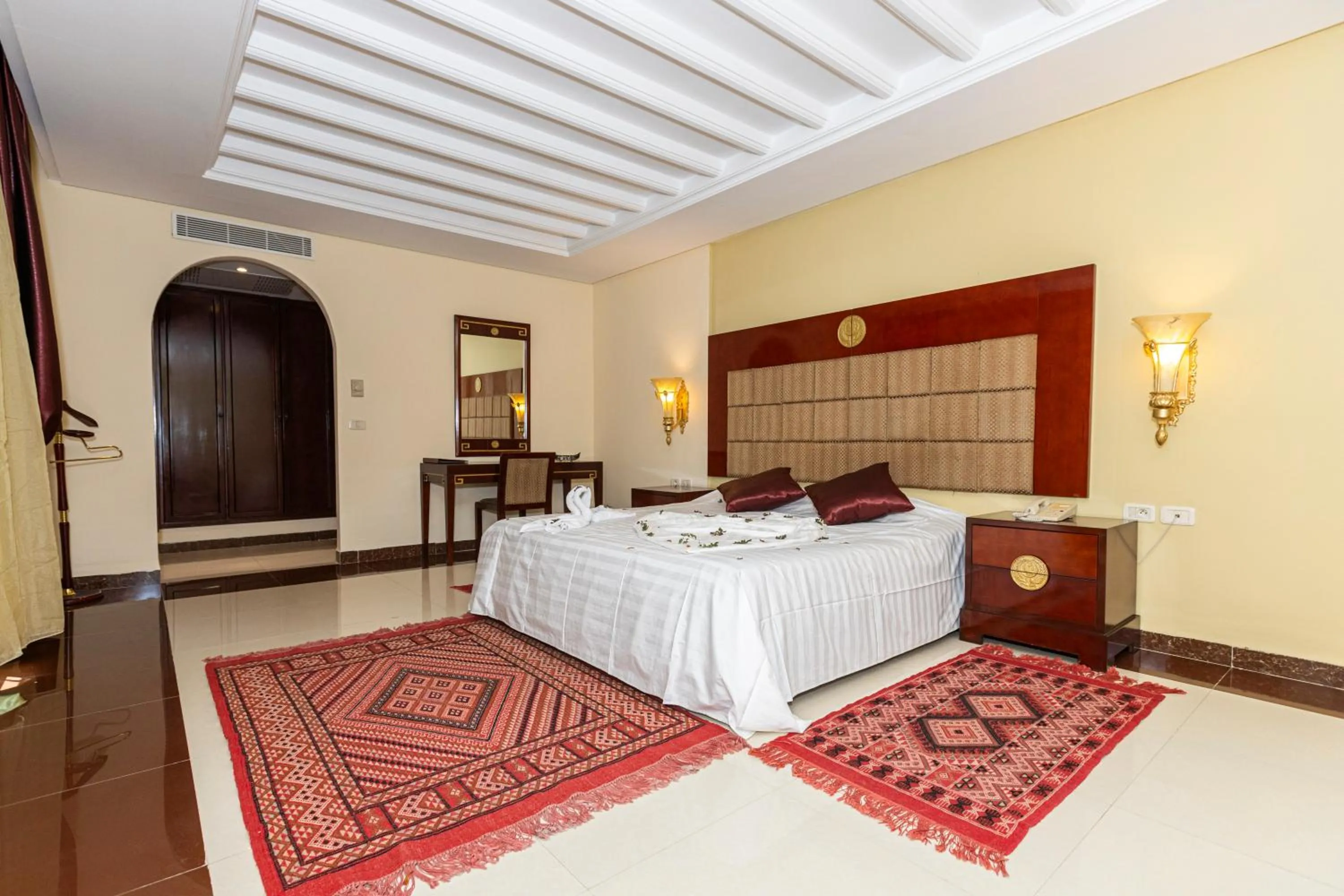 Bed in César Palace Sousse