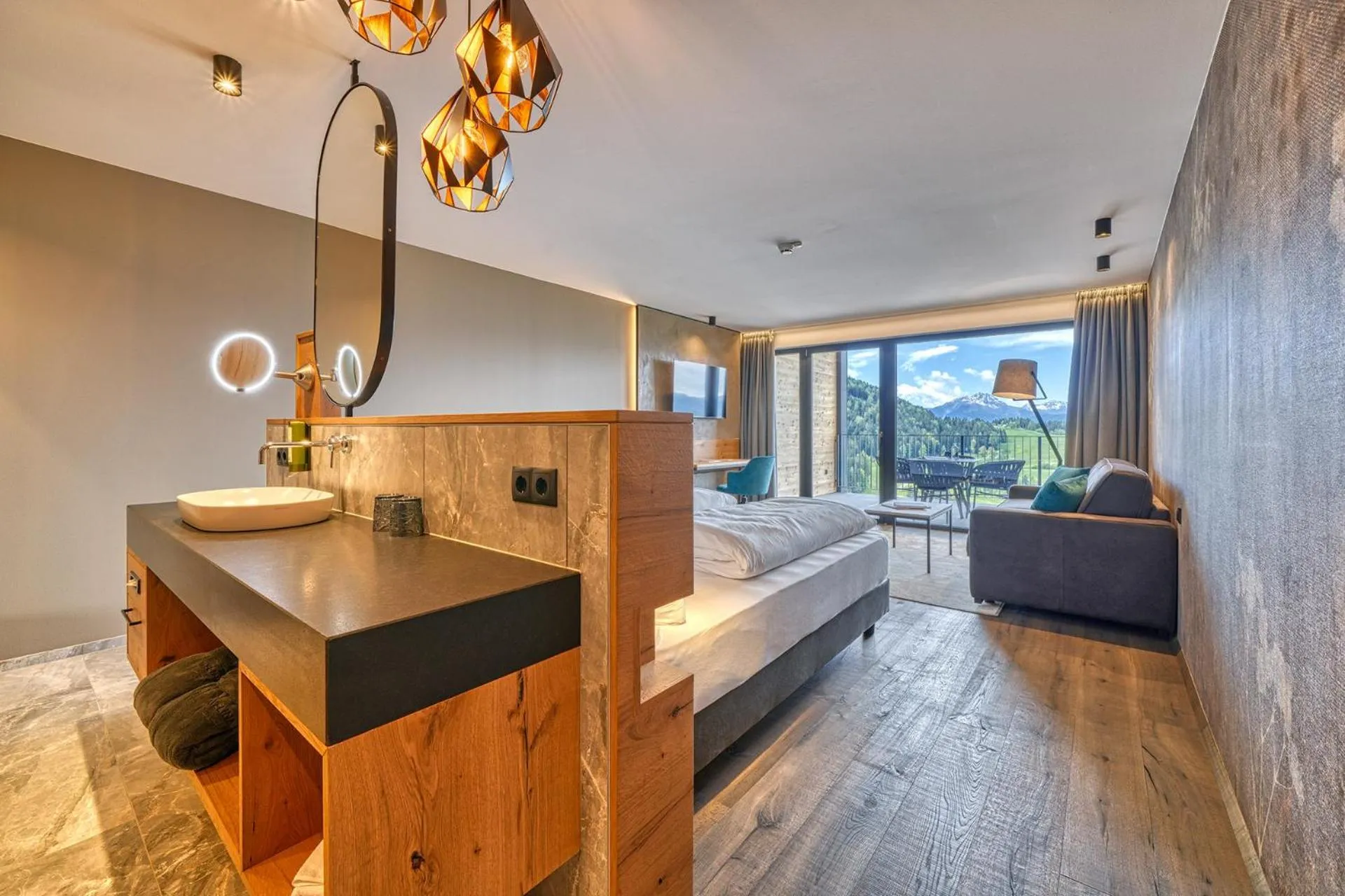 Photo of the whole room in Hotel Avelina