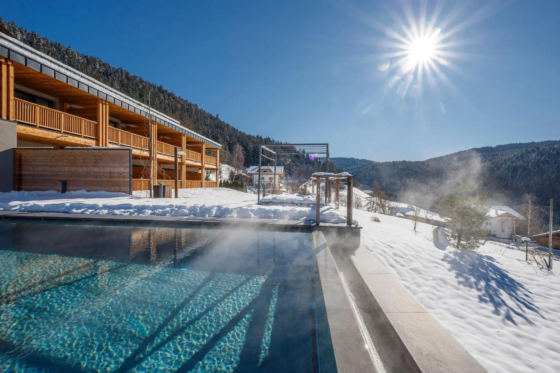 Swimming pool in Hotel Avelina