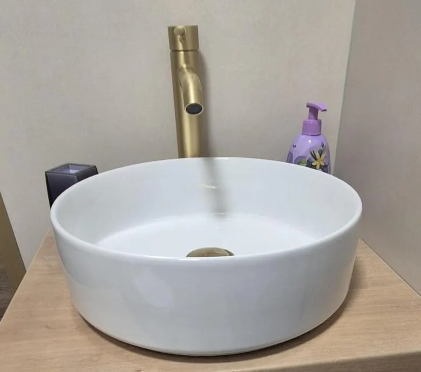 4 Seasons Apartments