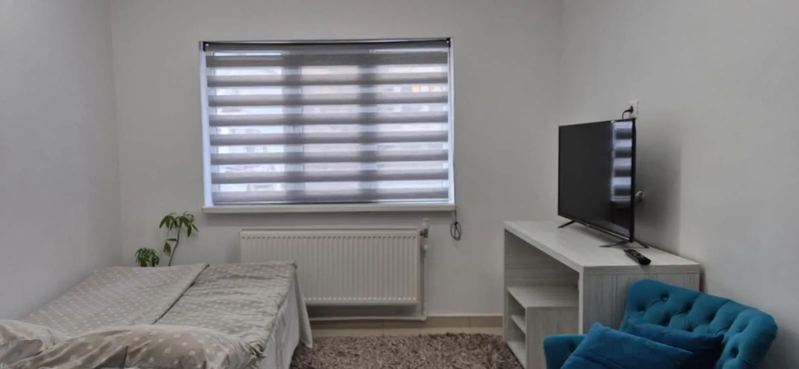 Bed in 4 Seasons Apartments